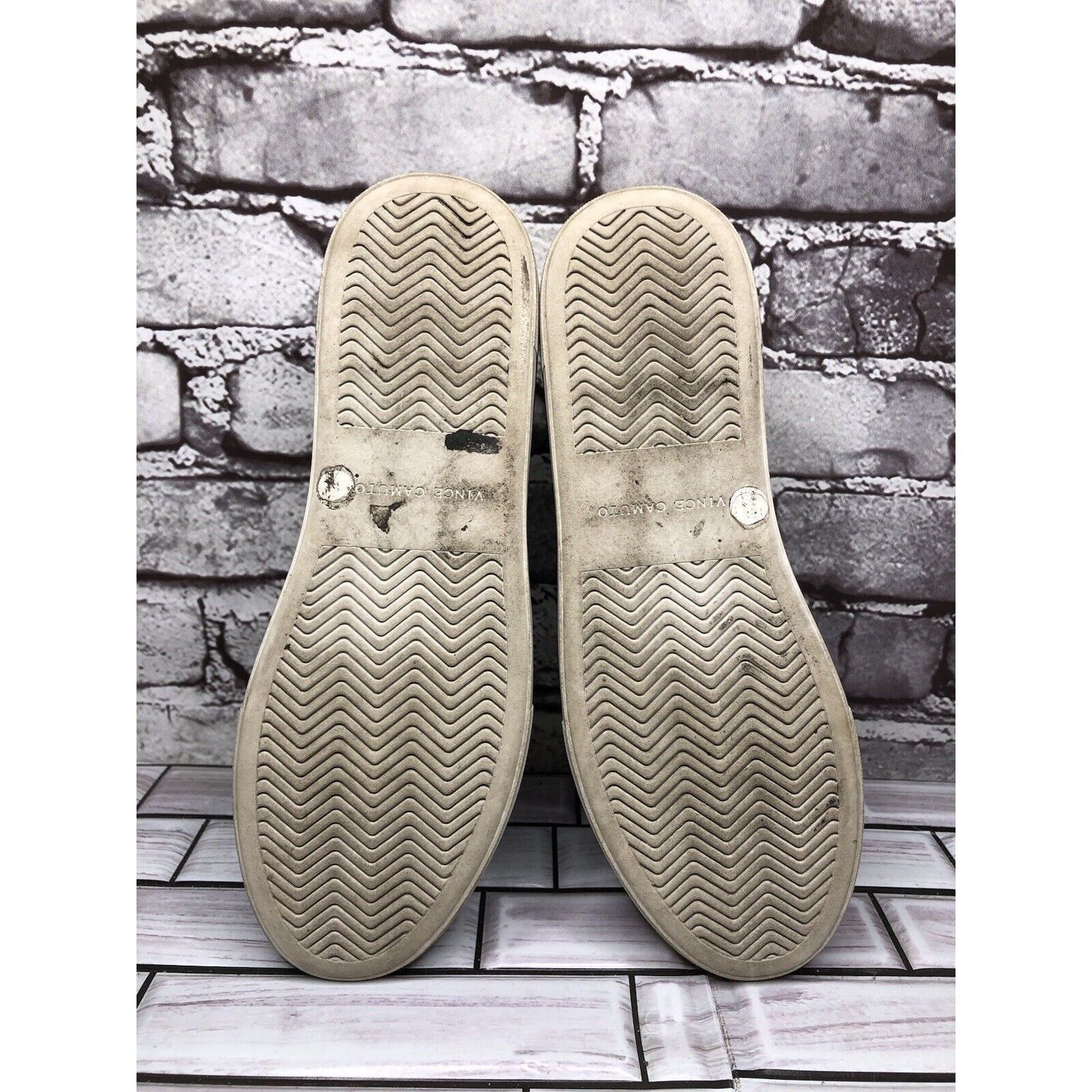 Vince Camuto Vince Camuto Korli 2 Ivory Leather SnakeSkin Slip On Sneaker Size US 7.5 / IT 37.5 - 15 Thumbnail