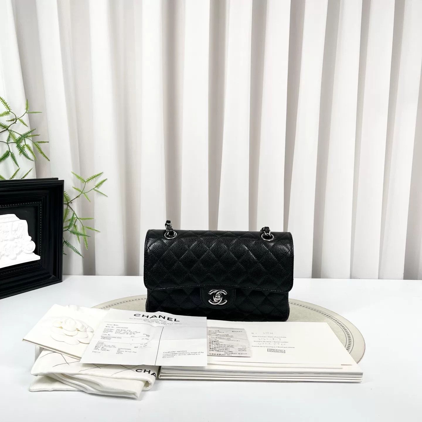 Chanel Pre-loved Bag Very good condition Size ONE SIZE - 1 Thumbnail