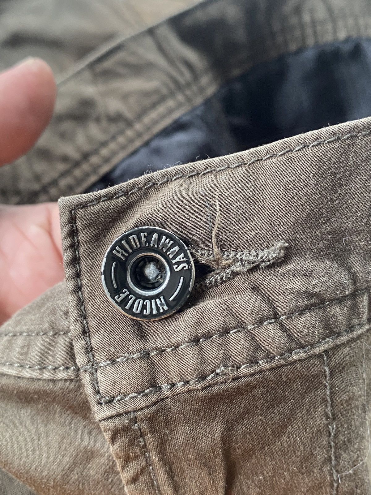 Japanese Brand 🔥BINDING OFFER NOW🔥Hideaways Nicole Cargo pant multipocket Size 31" - 17 Thumbnail