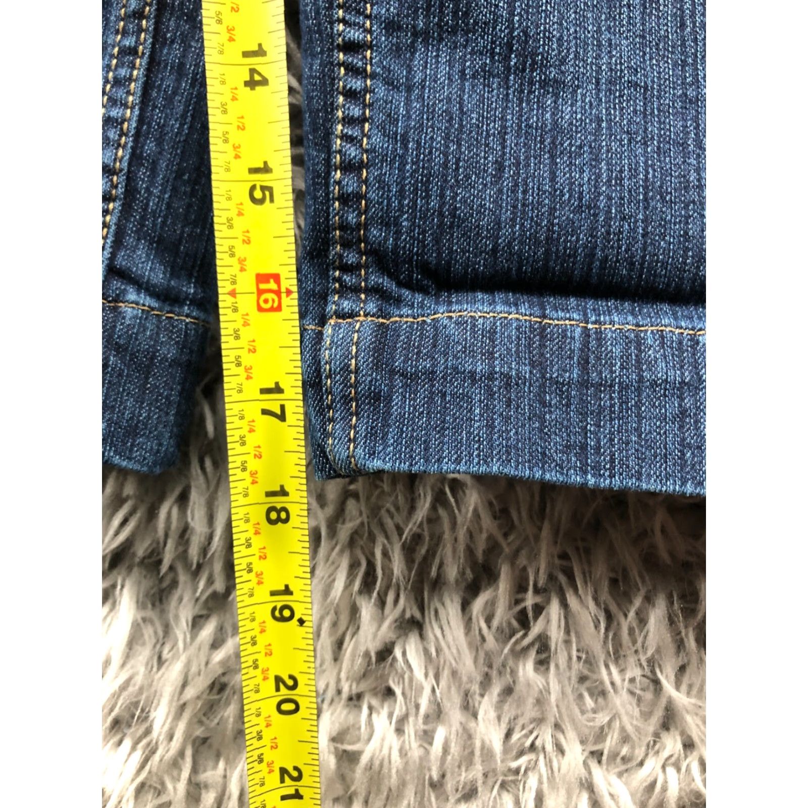 Faded Glory Faded Glory Jeans Capri Womens Size 12 Mid Blue Denim 5-Pocket Stretch Comfort Pockets Regular Rise Modern Classic American Women Size 34" / US 12 / IT 48 - 3 Thumbnail