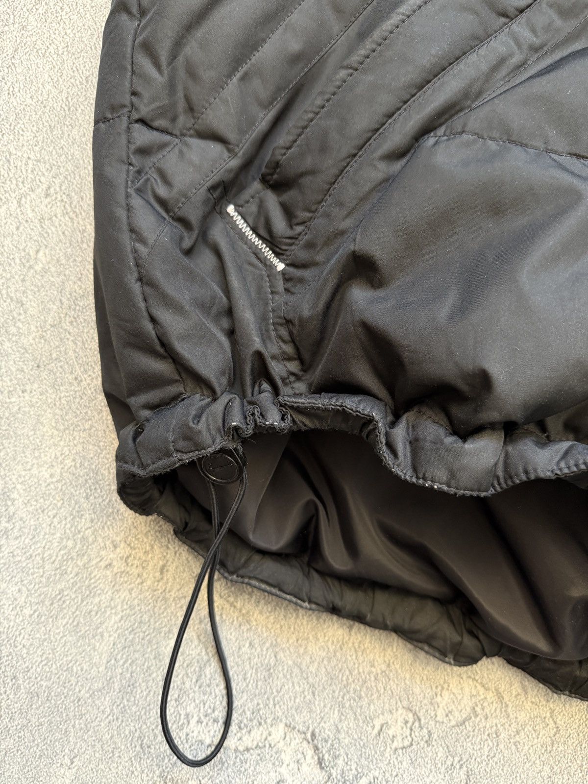 Nike Vintage Nike down jacket big logo Swoosh Drill Gorpcore Size US M / EU 48-50 / 2 - 23 Thumbnail