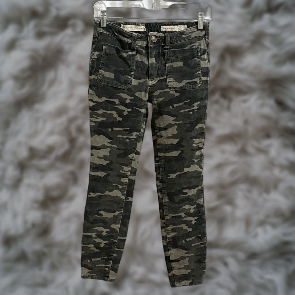 Vintage Pilcro & The Letterpress Pants Womens 26 Green Camo Corduroy High Rise Skinny Jeans (Button, Zip) - Machine Washable - 26in Waist, 24in Inseam Size 26" / US 2 / IT 38 - 1 Thumbnail