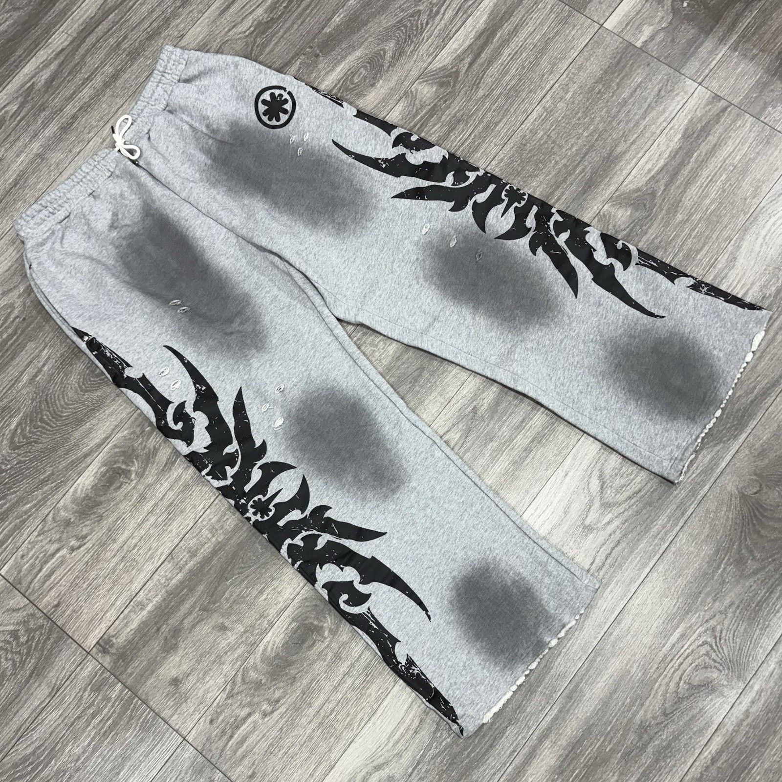 LOSTSHDWS Lost Shdws Distressed Complexcon Exclusive Sweatpants | NEW! Size US 33 - 2 Thumbnail