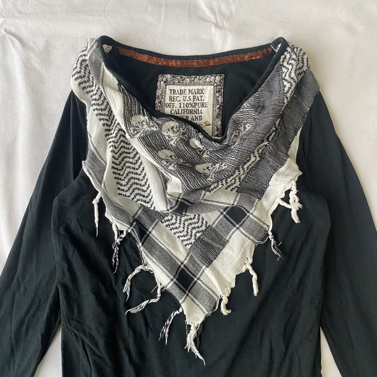 Japanese Brand × Vintage × Von Dutch Vintage Von Dutch Skull Scarf Double Layer Long Sleeve Tees Size US M / EU 48-50 / 2 - 3 Thumbnail