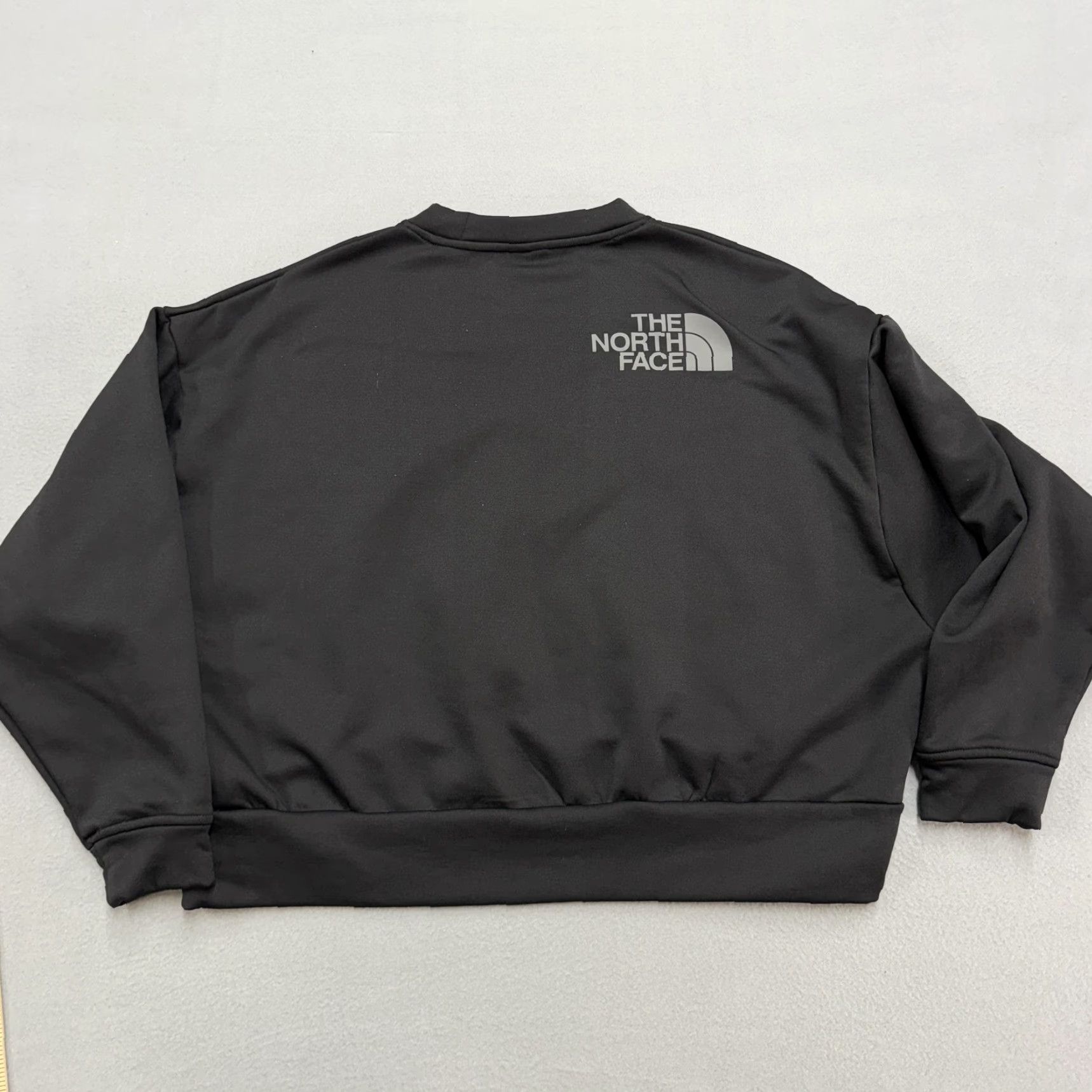 The North Face The North Face Sweatshirt Womens Large Black Crewneck Pullover Performance Crop Logo Graphic Print Lightweight Jersey Size L / US 10 / IT 46 - 4 Thumbnail