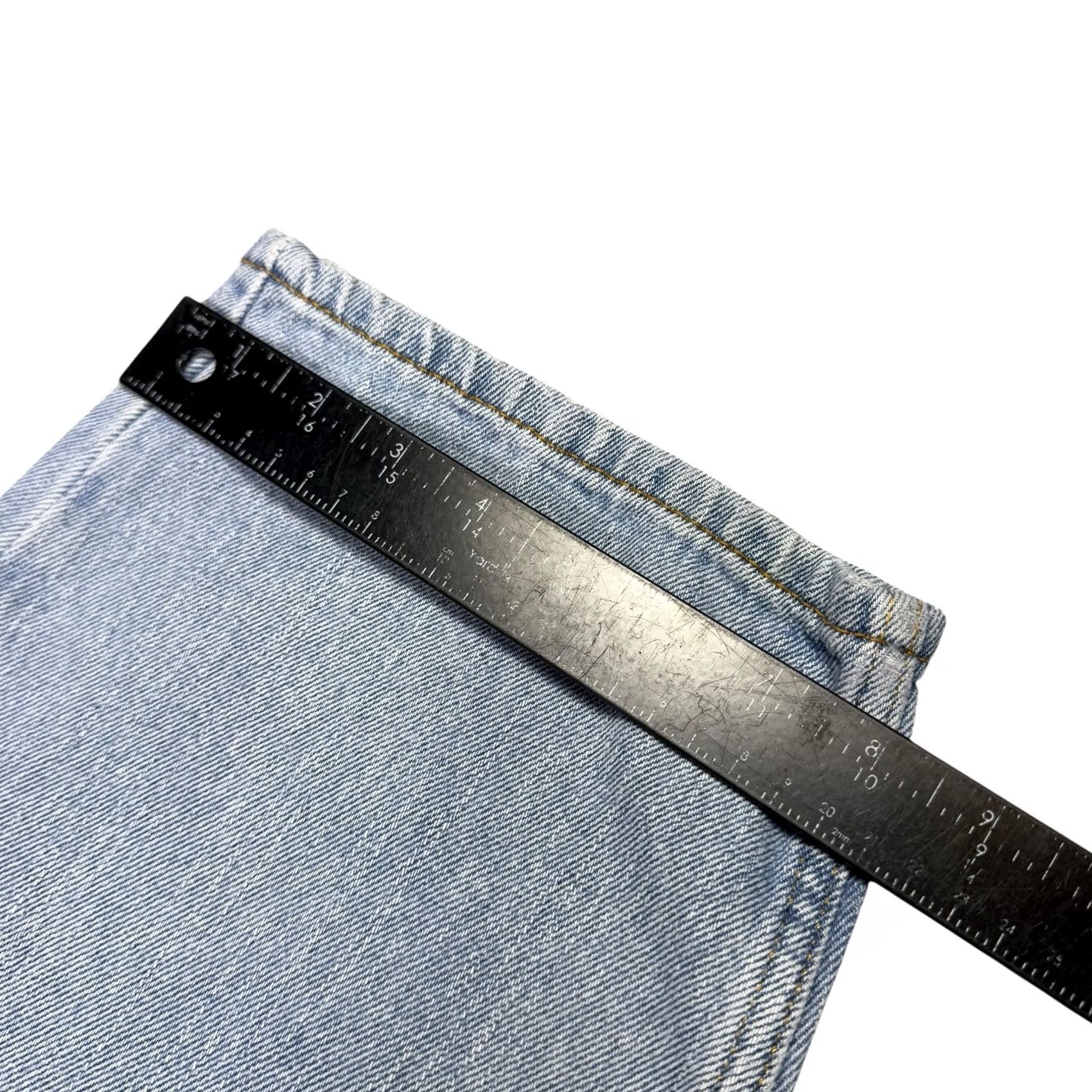 Levi's Vintage Levi's 560 Jeans Men 38x30 Relaxed Lightwash Denim 90s Grunge Baggy Comfort Jeans Mens Regular XS- nope Size US 38 / EU 54 - 3 Thumbnail