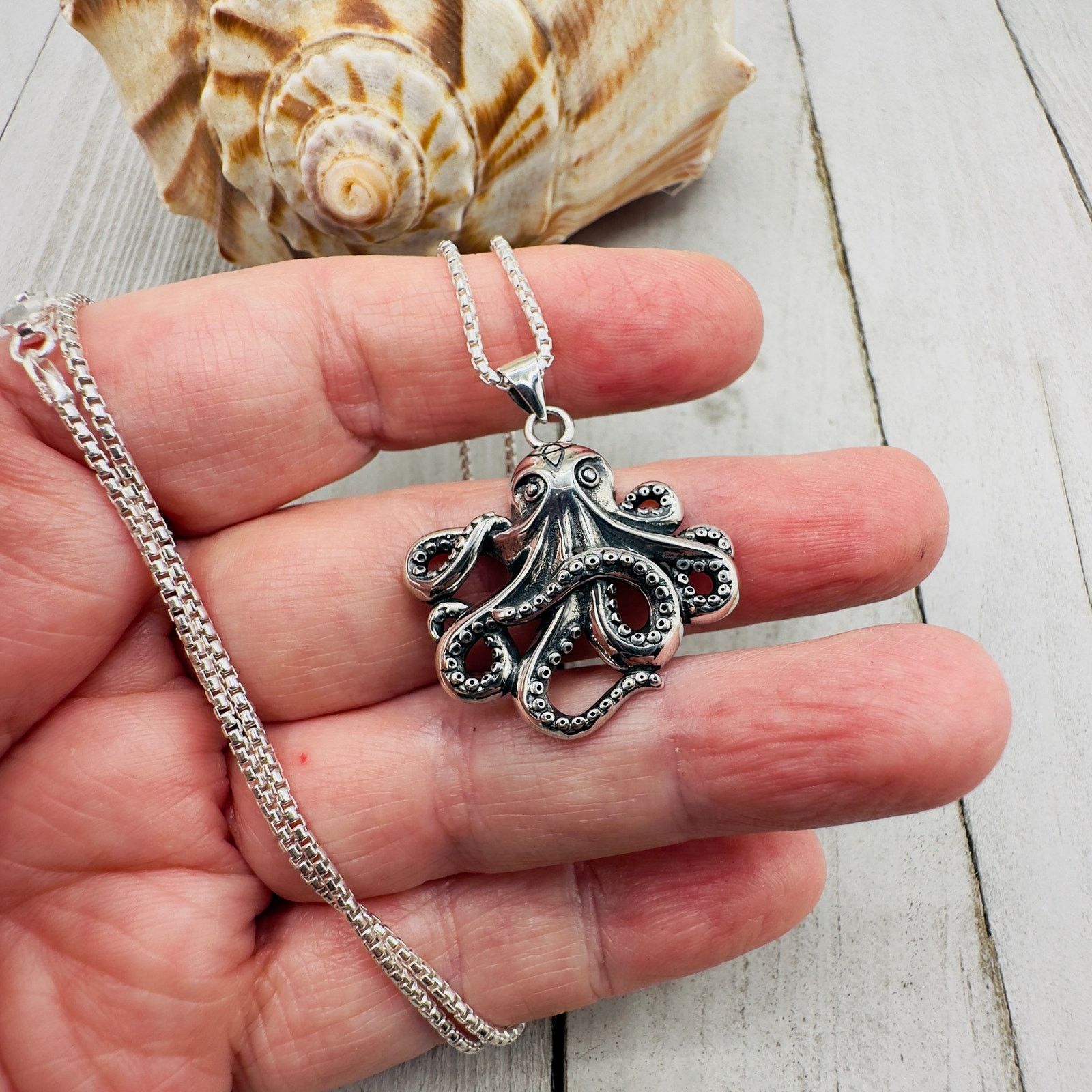 The Unbranded Brand Octopus Sterling Silver Necklace Rounded Box Chain Size ONE SIZE - 9 Thumbnail