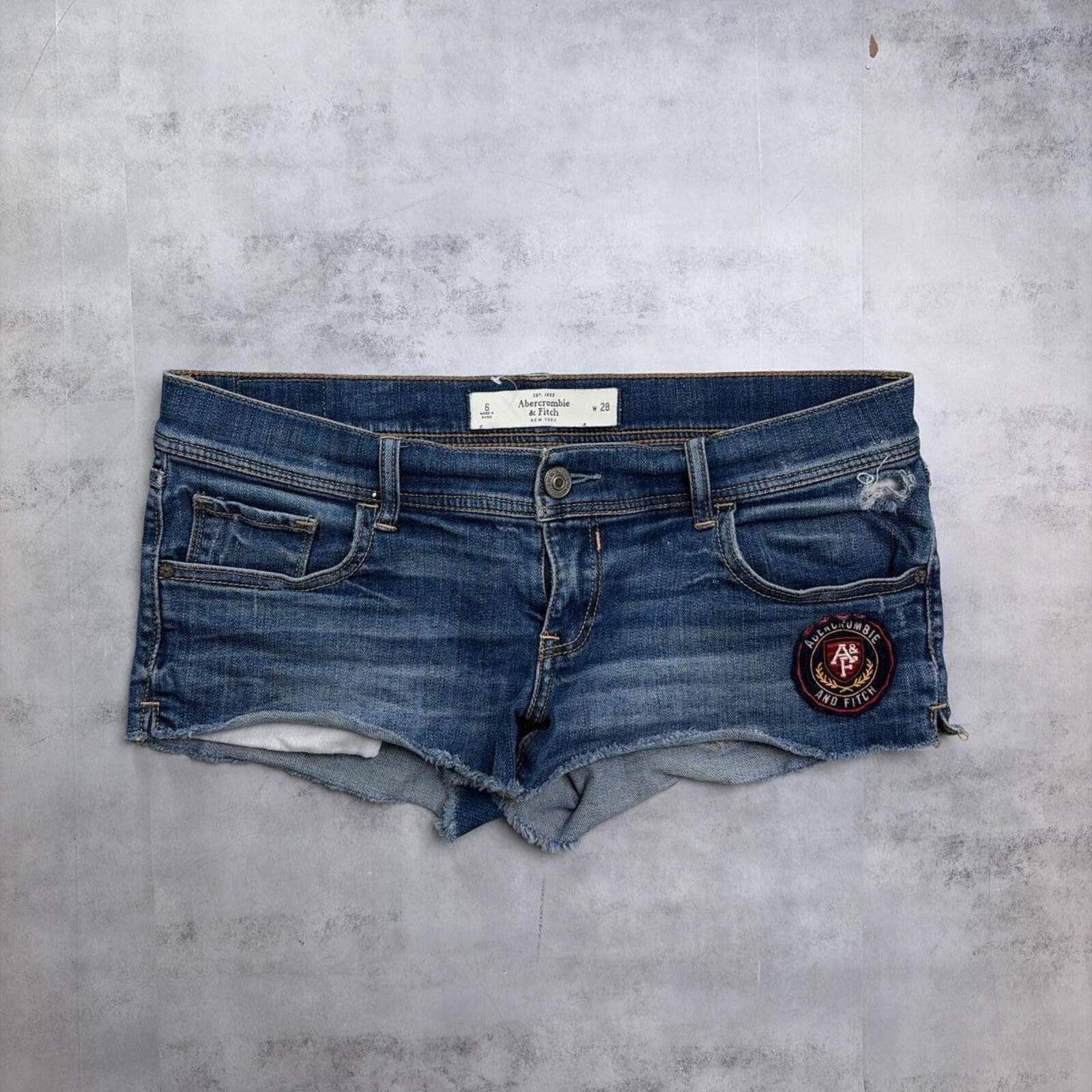 Abercrombie & Fitch Y2K Dark Wash Abercrombie & Fitch Surf Mini Denim Shorts Size 30" / US 8 / IT 44 - 2 Thumbnail