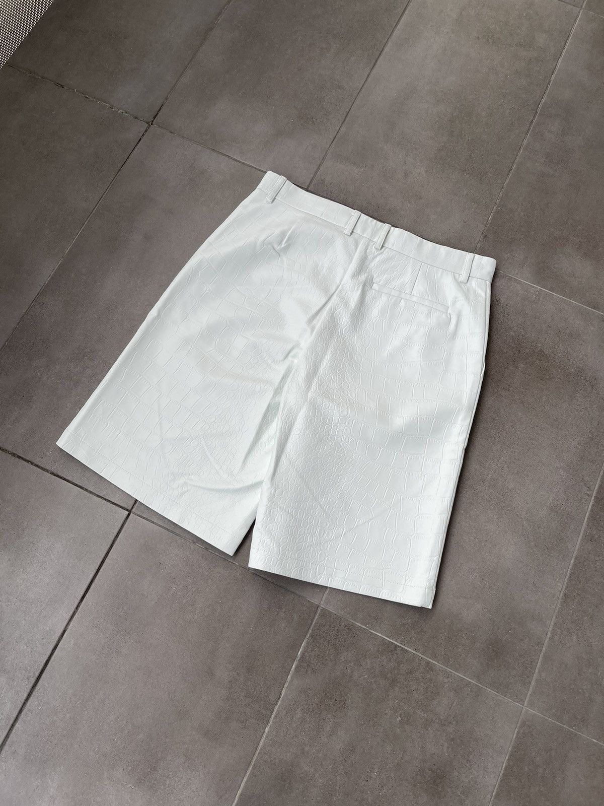 Han Kjobenhavn SS21 !DS! Han Kjobenhavn White Croc Suit Wide Leg Shorts Size US 32 / EU 48 - 17 Thumbnail