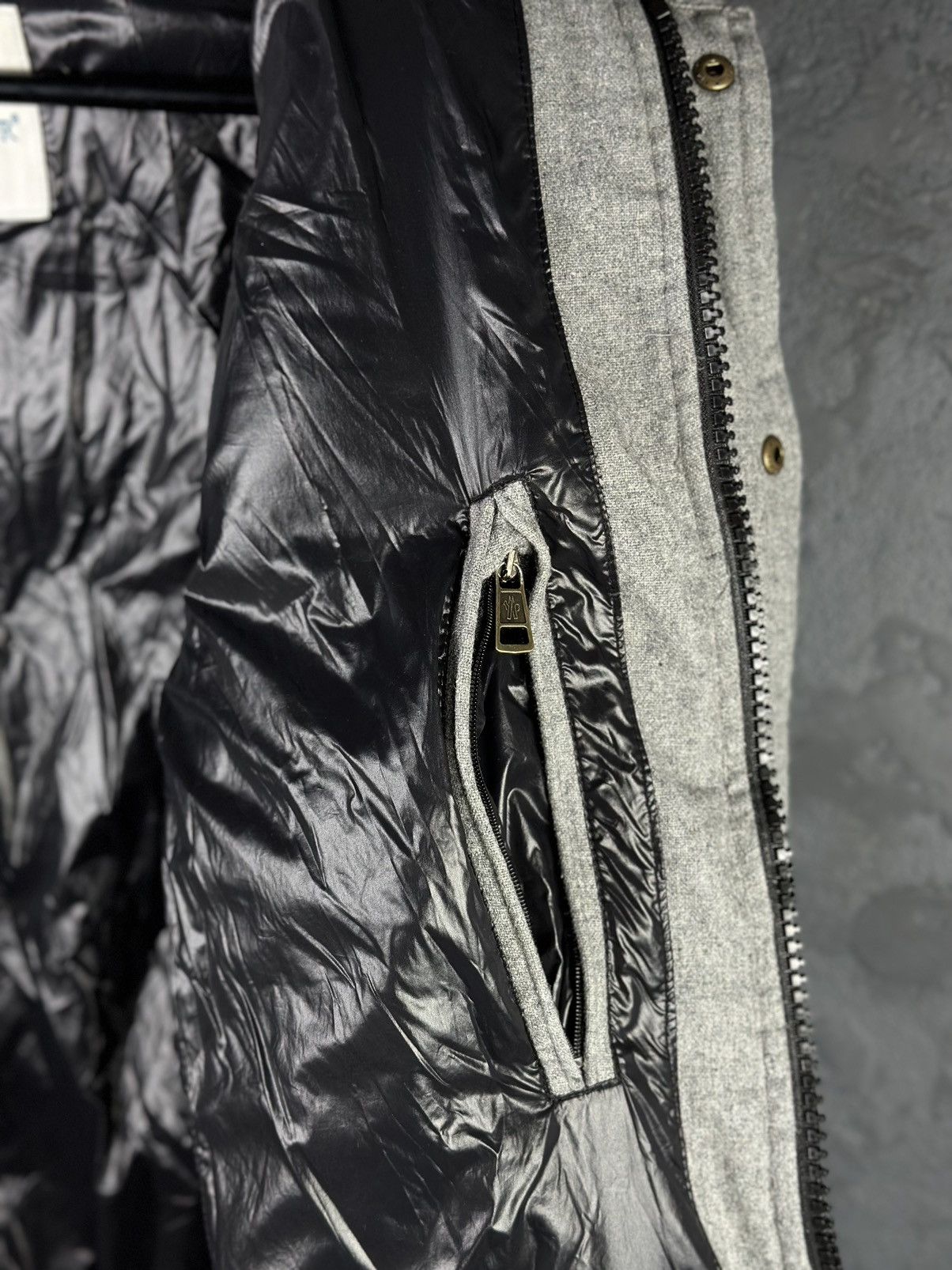Moncler Moncler Chartreuse Down Jacket Grey Men's Size 1 Size US S / EU 44-46 / 1 - 13 Thumbnail