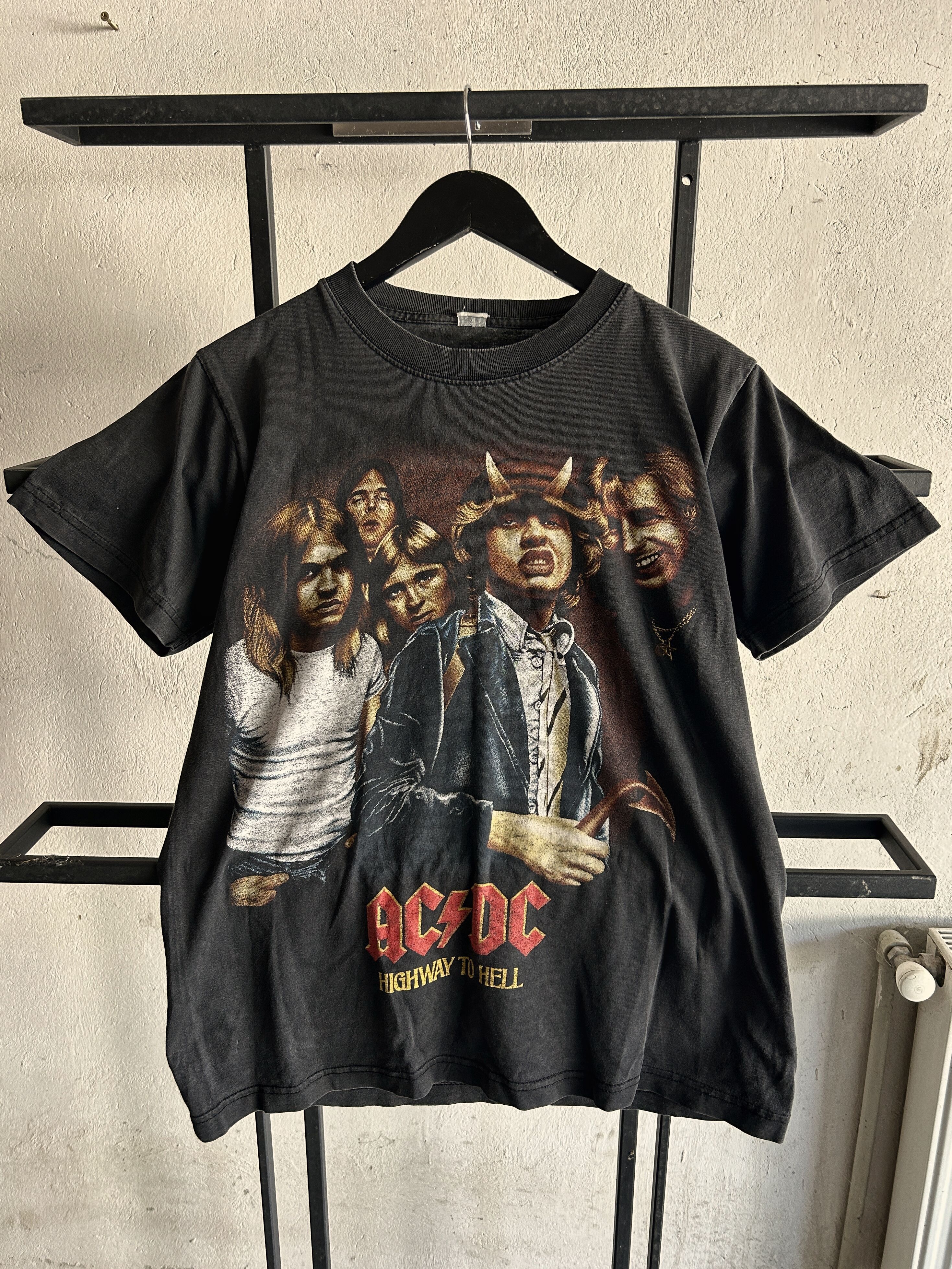 Japanese Brand ACDC Highway To Hell Band Tee Rock Vintage Style Size US M / EU 48-50 / 2 - 1 Thumbnail