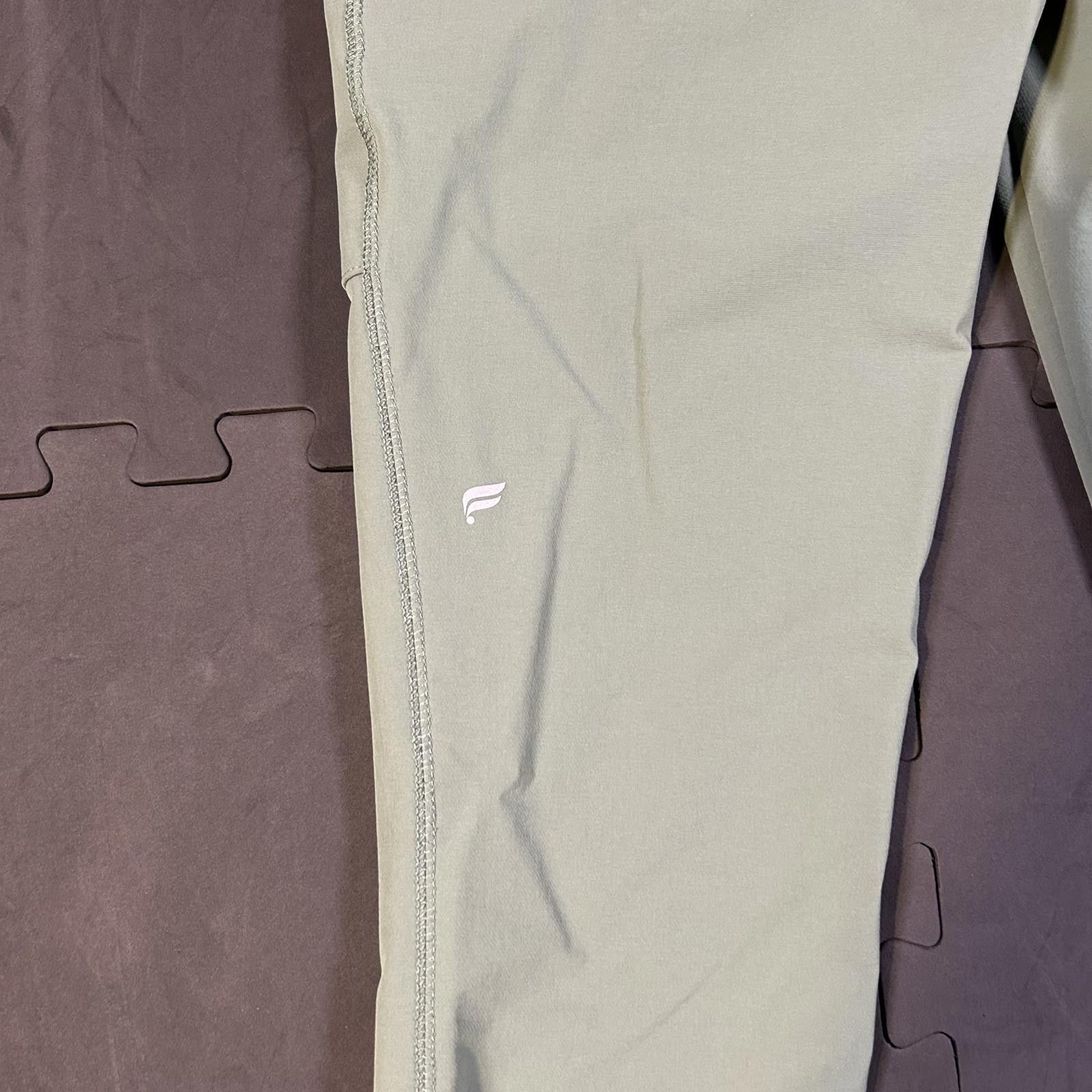 Fabletics Fabletics Women's jogger Pants Size Small olive green Size 28" / US 6 / IT 42 - 7 Thumbnail