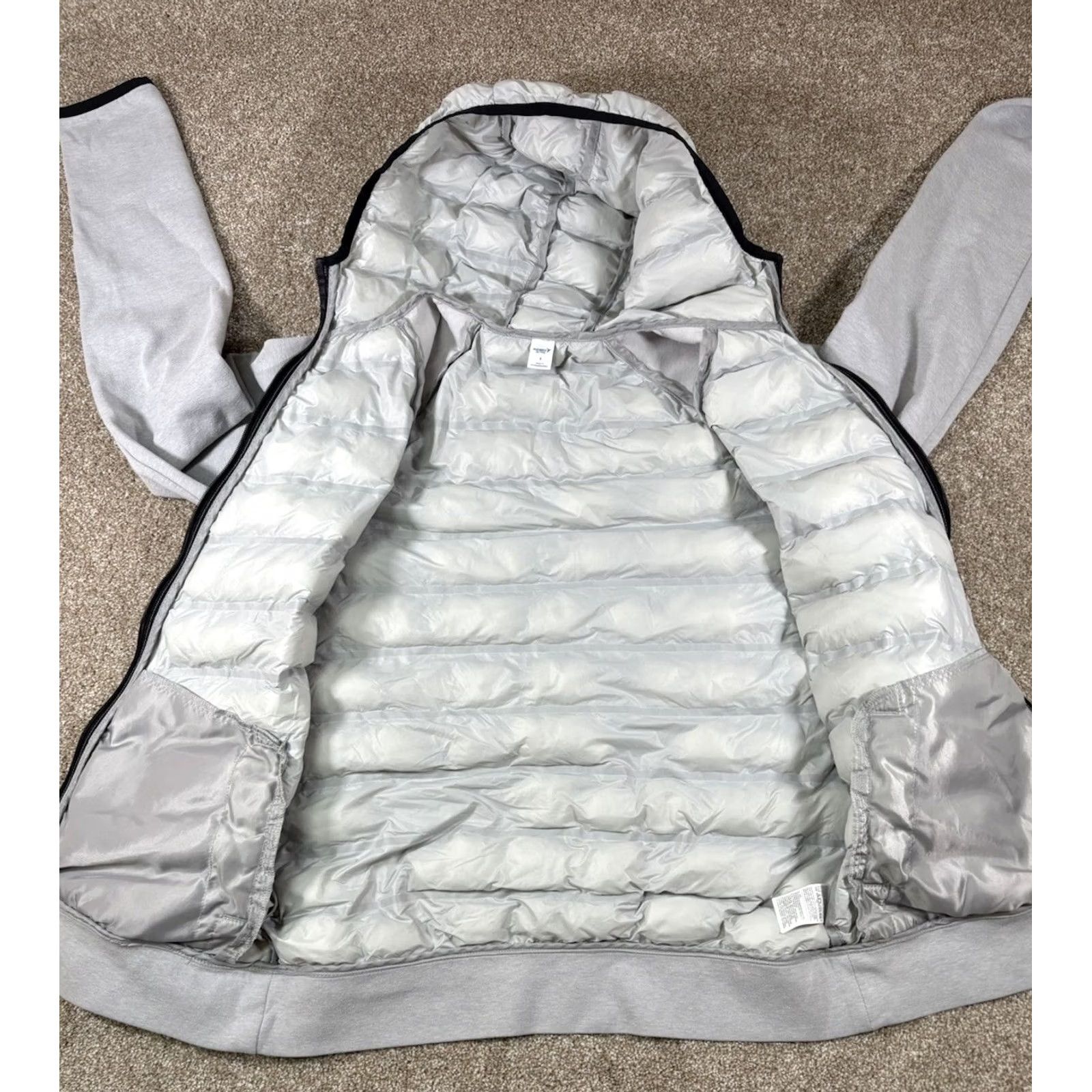 Old Navy Old Navy Active Jacket Hybrid Quilted Front Full Zip Grey Men’s Size Small Size US S / EU 44-46 / 1 - 2 Thumbnail