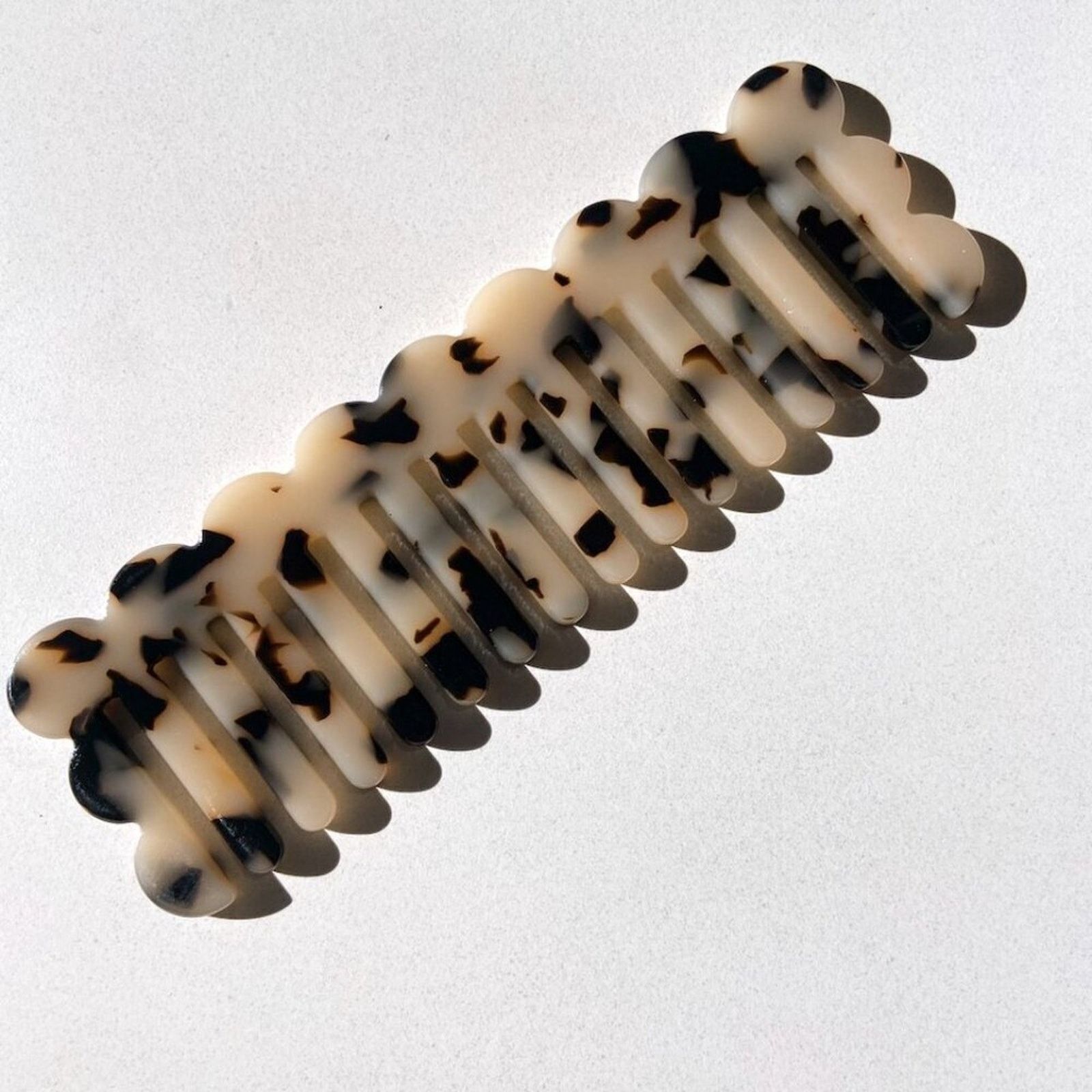 Anthropologie • A022 • NWT Solar Eclipse Blonde Tortoise Acetate Hair Comb Size ONE SIZE - 1 Thumbnail