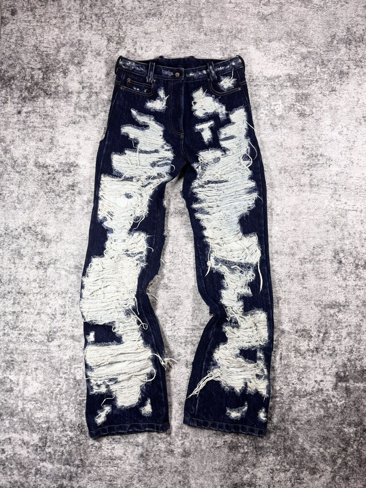 Maison Margiela FW14 Maison Margiela ‘Destroy’ Raw Indigo Exposed-Weft Denim Size US 32 / EU 48 - 1 Thumbnail