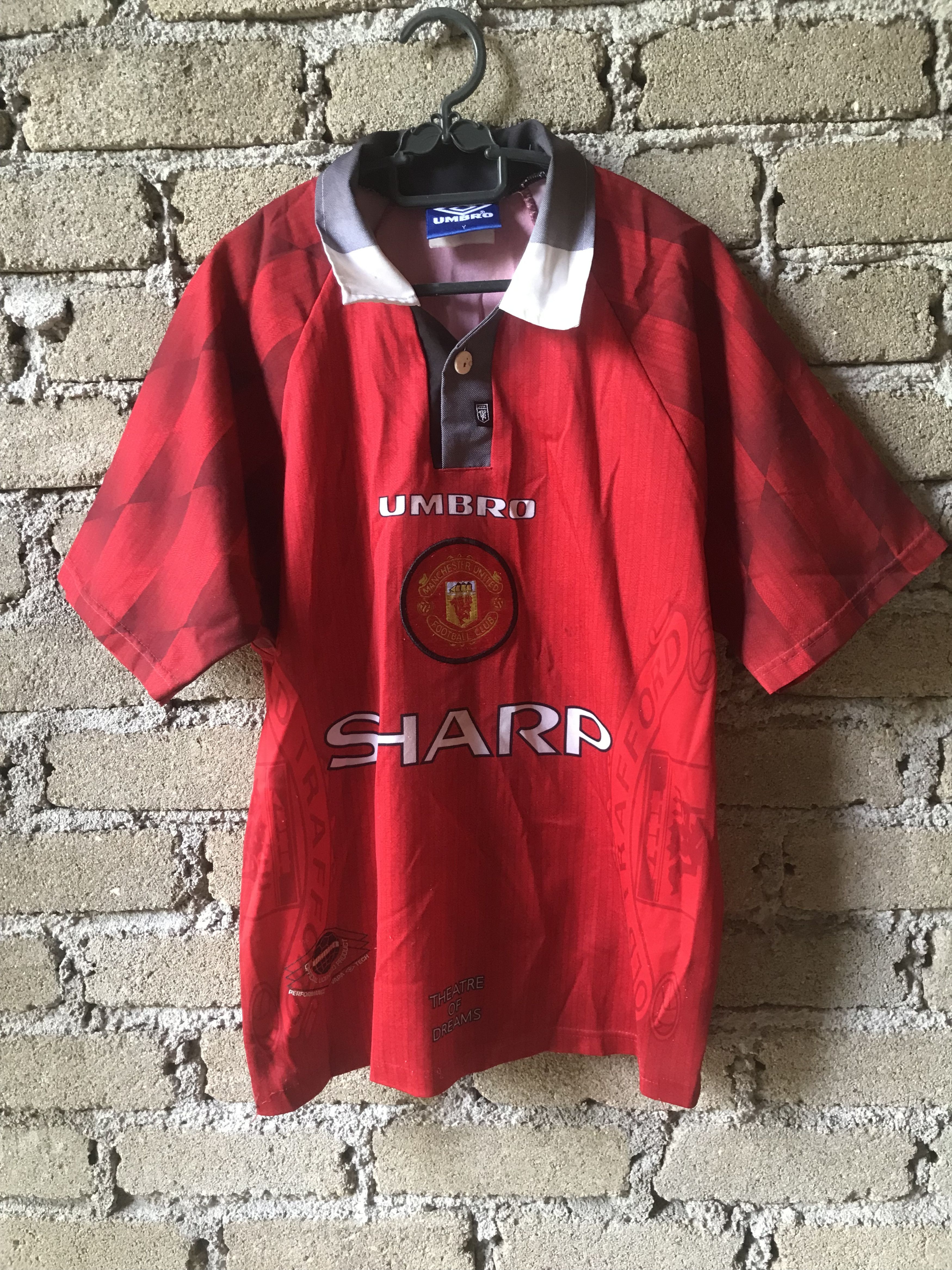 Umbro Vtg 90’s Man U Size US M / EU 48-50 / 2 - 10 Thumbnail