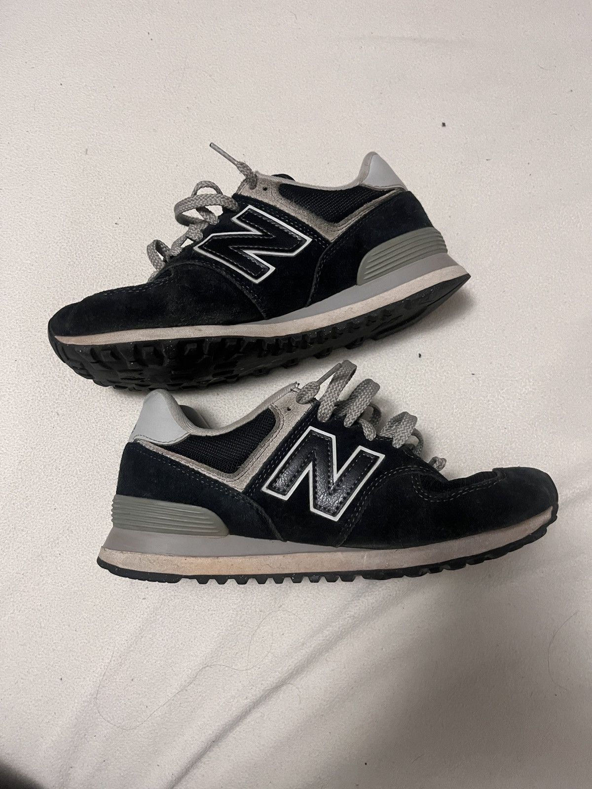 New Balance New Balance 574 Classic Size US 7.5 / EU 40-41 - 3 Thumbnail
