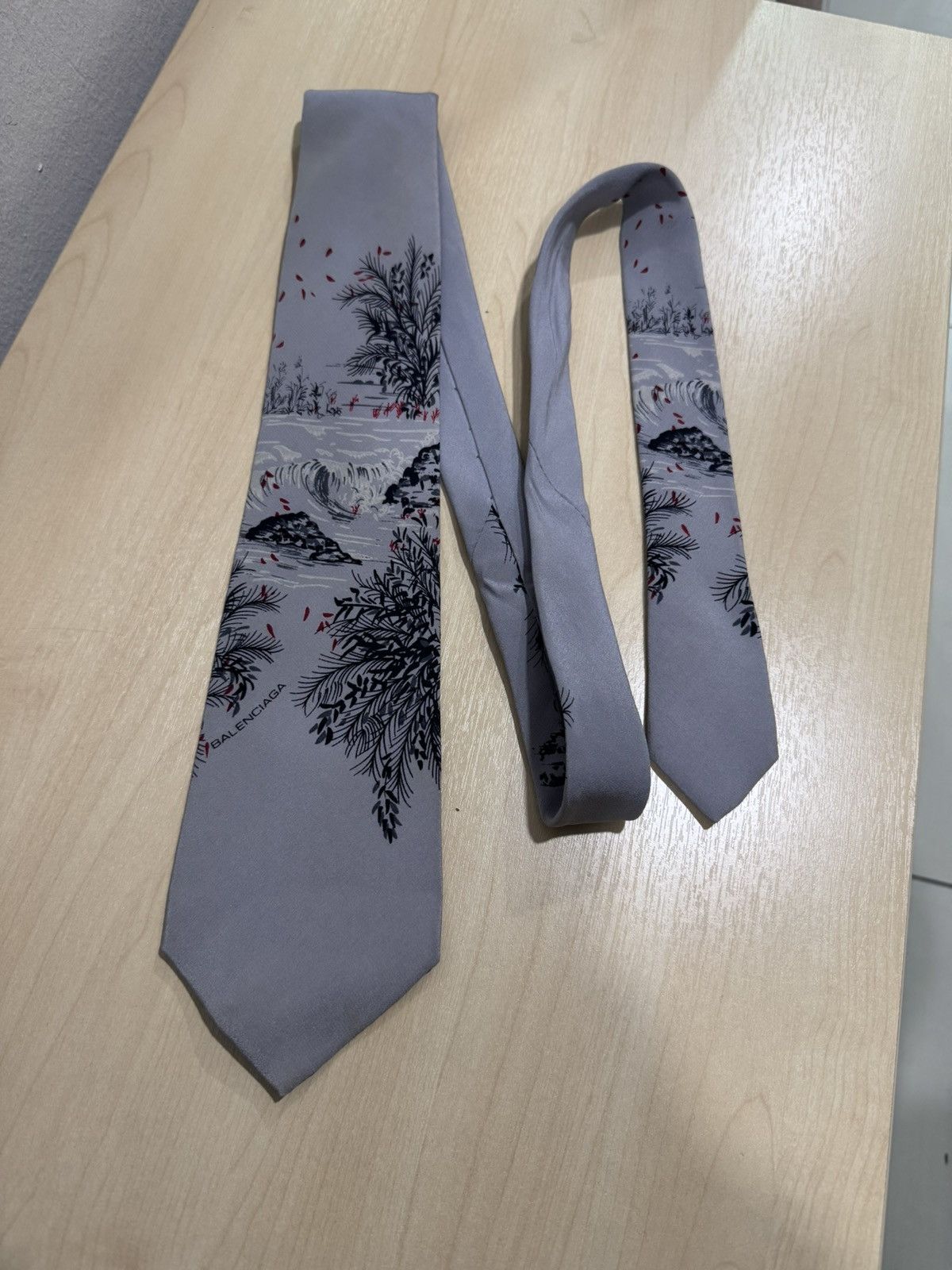 Balenciaga Vtg Balenciaga Nature Inspired Necktie Size ONE SIZE - 1 Thumbnail