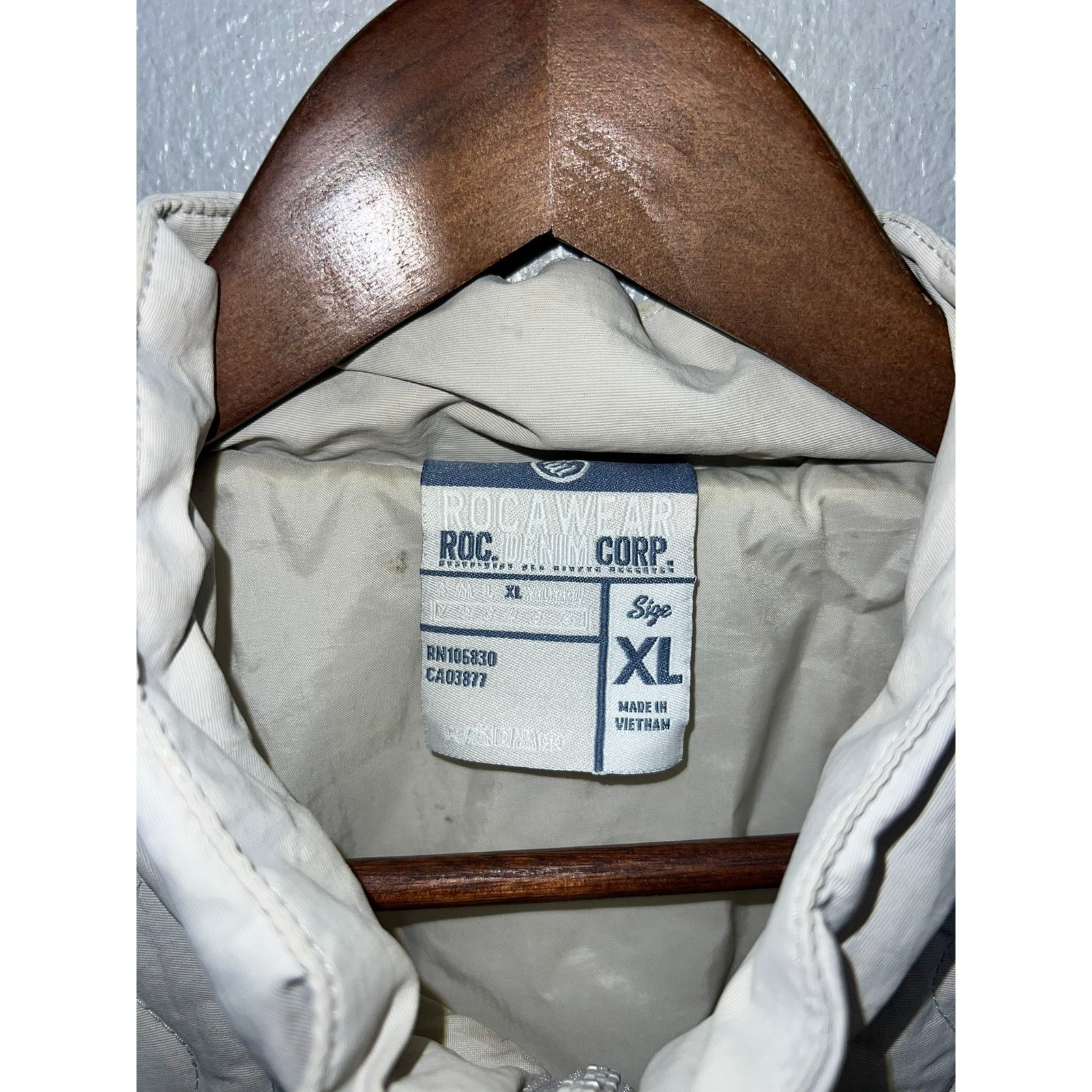 Vintage Rocawear Puffer Jacket Full Zip Quilted Roc Stained STAIN Size US XL / EU 56 / 4 - 9 Thumbnail