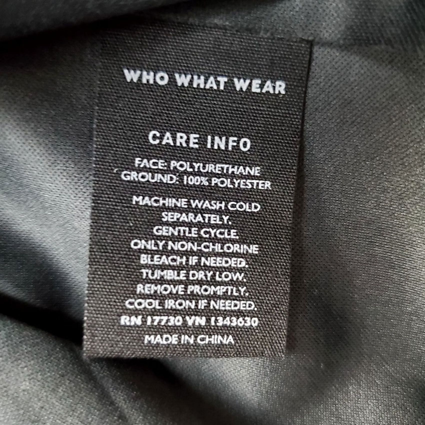 Vintage Who What Wear Faux Leather Top Womens M Black Balloon Sleeve Keyhole Front Size M / US 6-8 / IT 42-44 - 7 Thumbnail