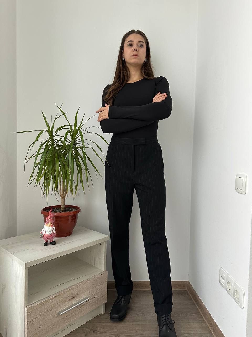 Dolce & Gabbana × Vintage Vintage Dolce&Gabbana Pinstripe Black Wool Women’s Pants Size 32" / US 10 / IT 46 - 7 Thumbnail