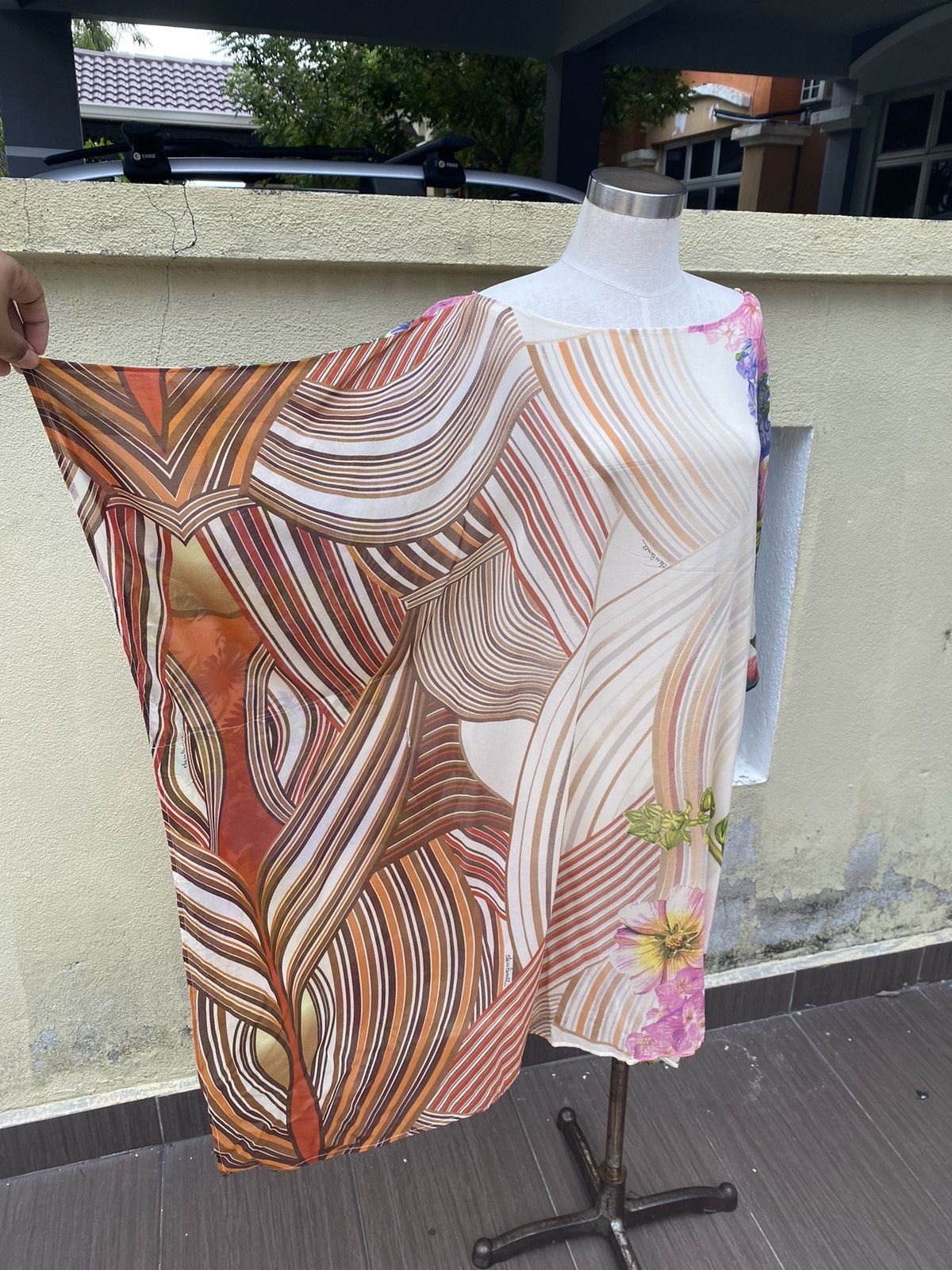 Roberto Cavalli silk caftan floral Size M / US 6-8 / IT 42-44 - 2 Thumbnail