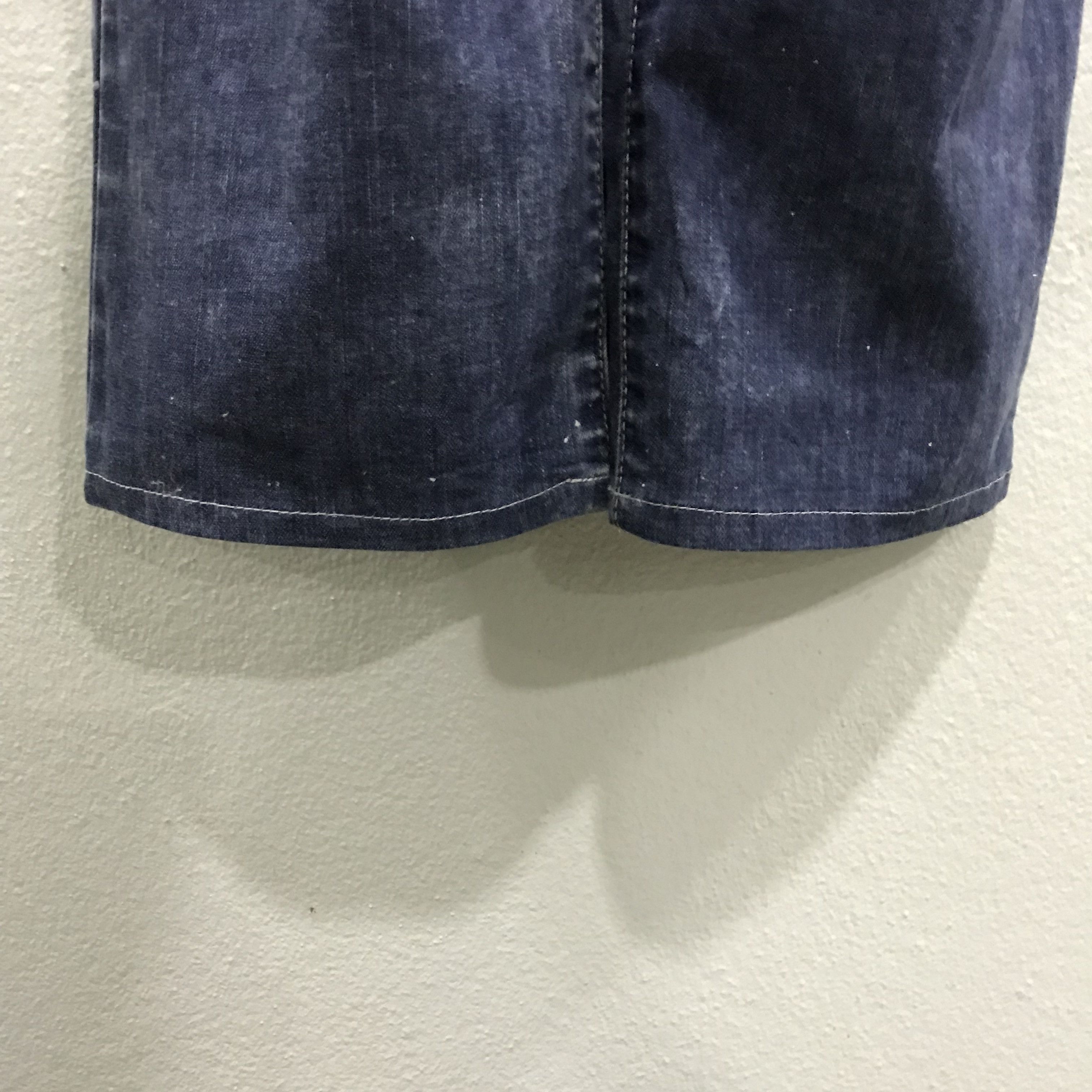 Wrangler Vintage Wrangler Jeans Dark Wash Distressed Straight Leg Size US 36 / EU 52 - 8 Thumbnail