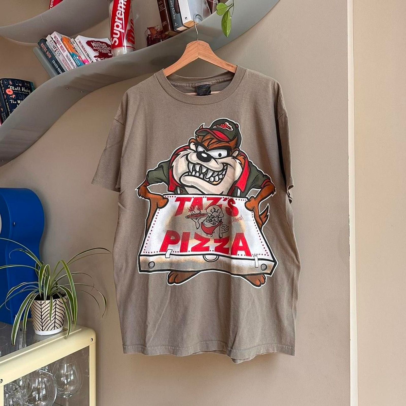 Changes × Vintage Vintage 1996 Taz Pizza Looney Tunes Shirt Size US L / EU 52-54 / 3 - 1 Thumbnail