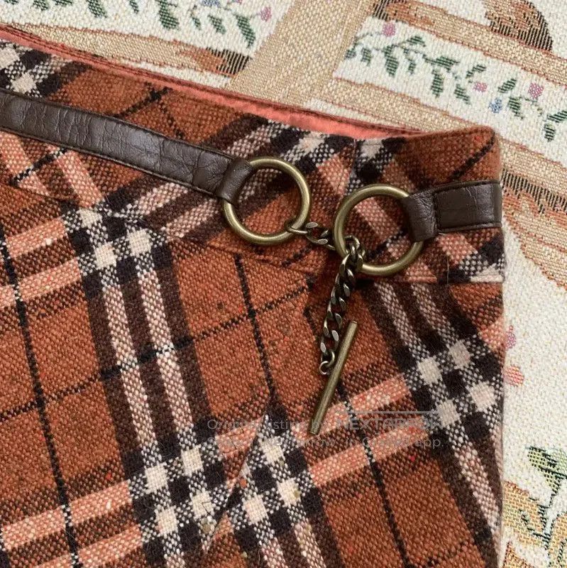 Burberry Burberry Brown Cotton Plaid Skirt. Size 23" - 2 Thumbnail