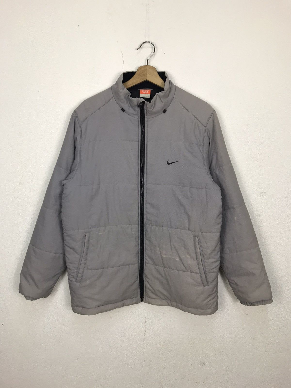 Japanese Brand × Nike × Vintage Vintage Faded Nike Spellout Puffer Jacket Size US L / EU 52-54 / 3 - 1 Thumbnail