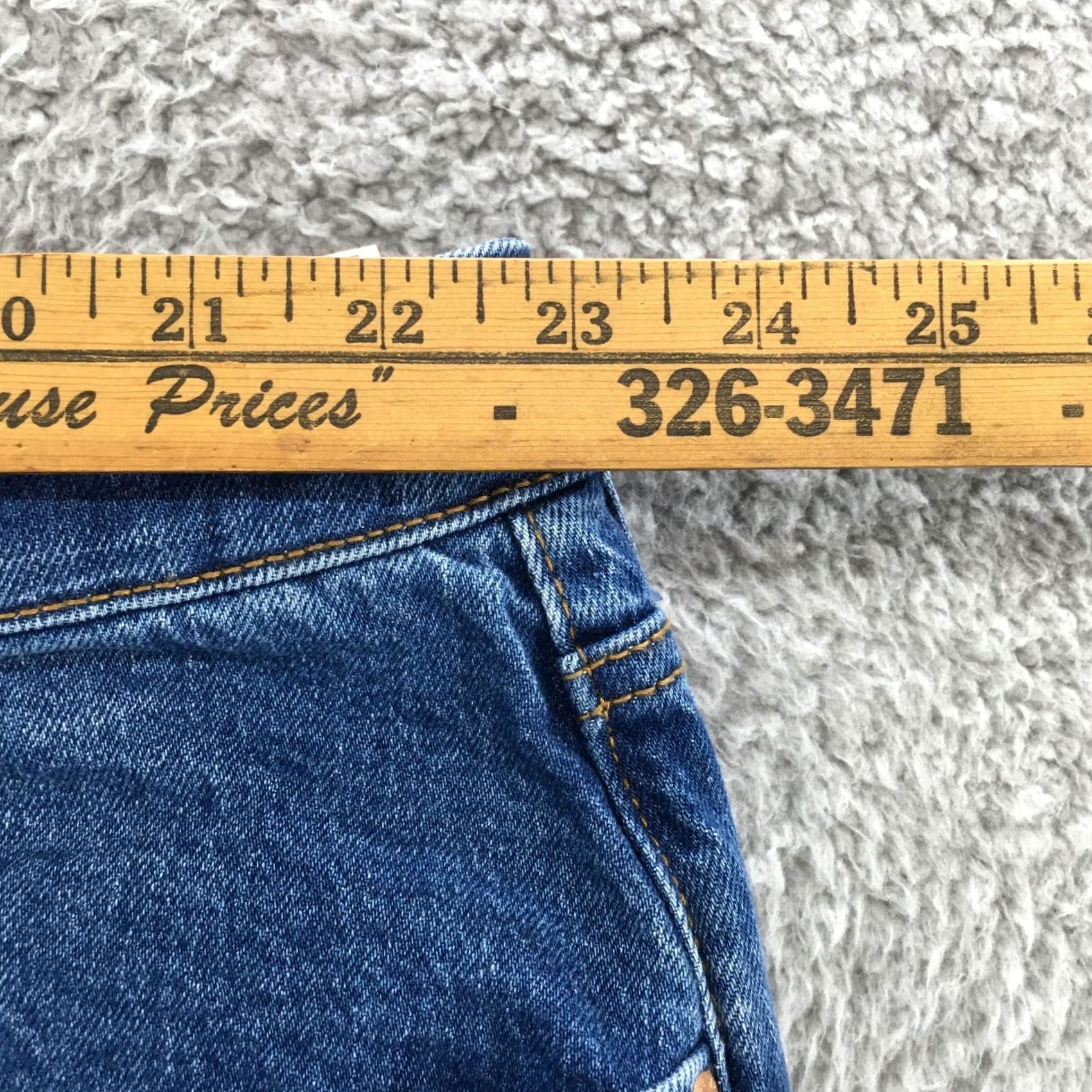 Vintage Universal Thread Capri Jeans Womens 24 Blue Denim Cut-off Buttons Jeans Capris Womens 24 Blue Den​im Size 42" / US 20 - 5 Thumbnail