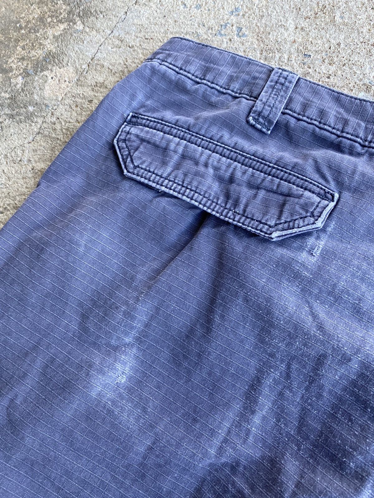 Carhartt × Vintage Vintage Y2K Carhartt Cargo Faded Distressed Shorts Size US 40 / EU 56 - 4 Thumbnail