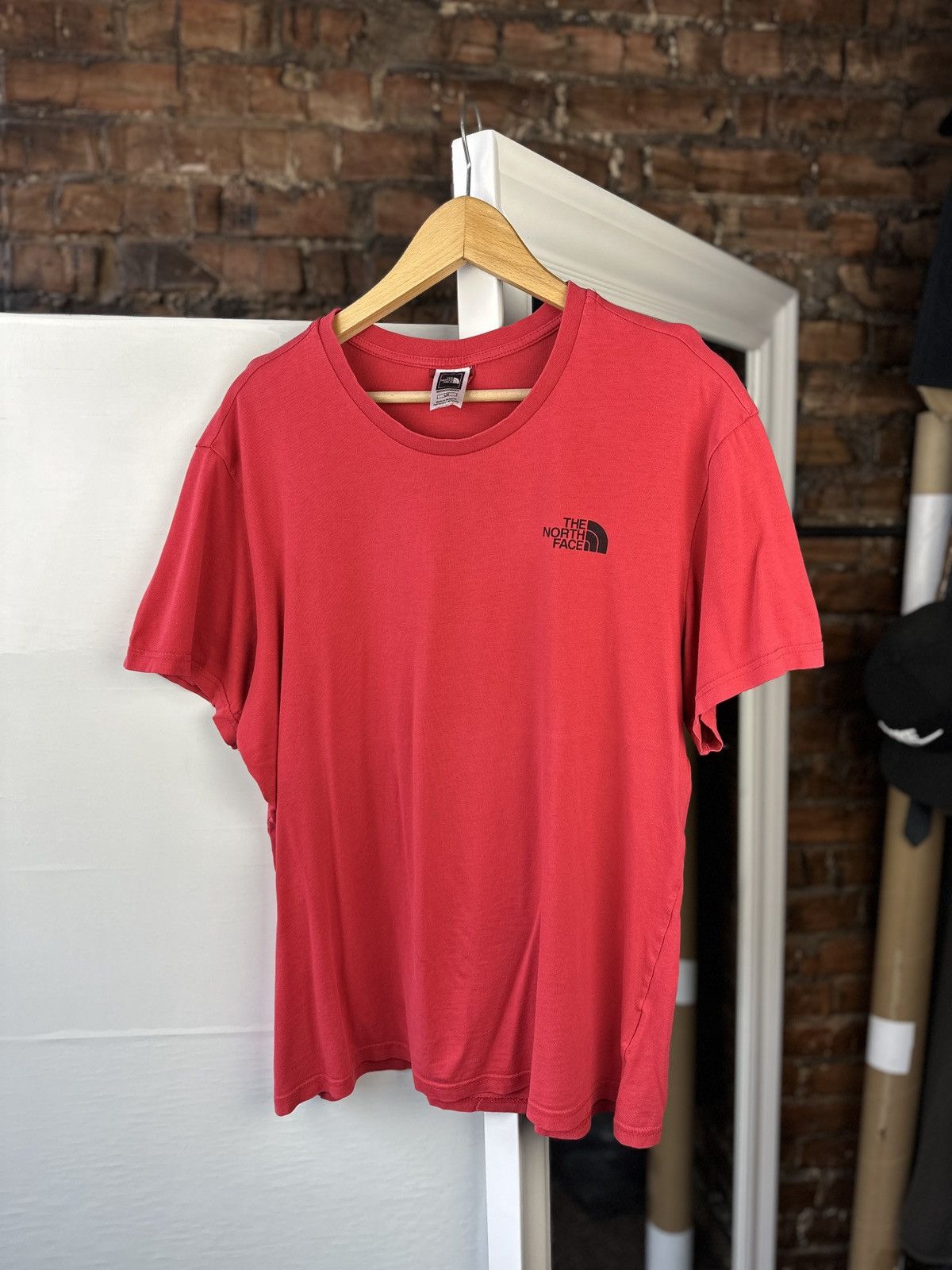 The North Face 🔥Men’s T-Shirts The North Face Red Size: L Size US L / EU 52-54 / 3 - 1 Thumbnail