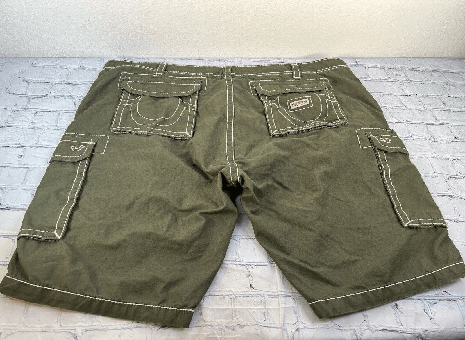 True Religion Men’s 46 Cargo Shorts Military Green Baggy Size US 44 / EU 60 - 7 Thumbnail