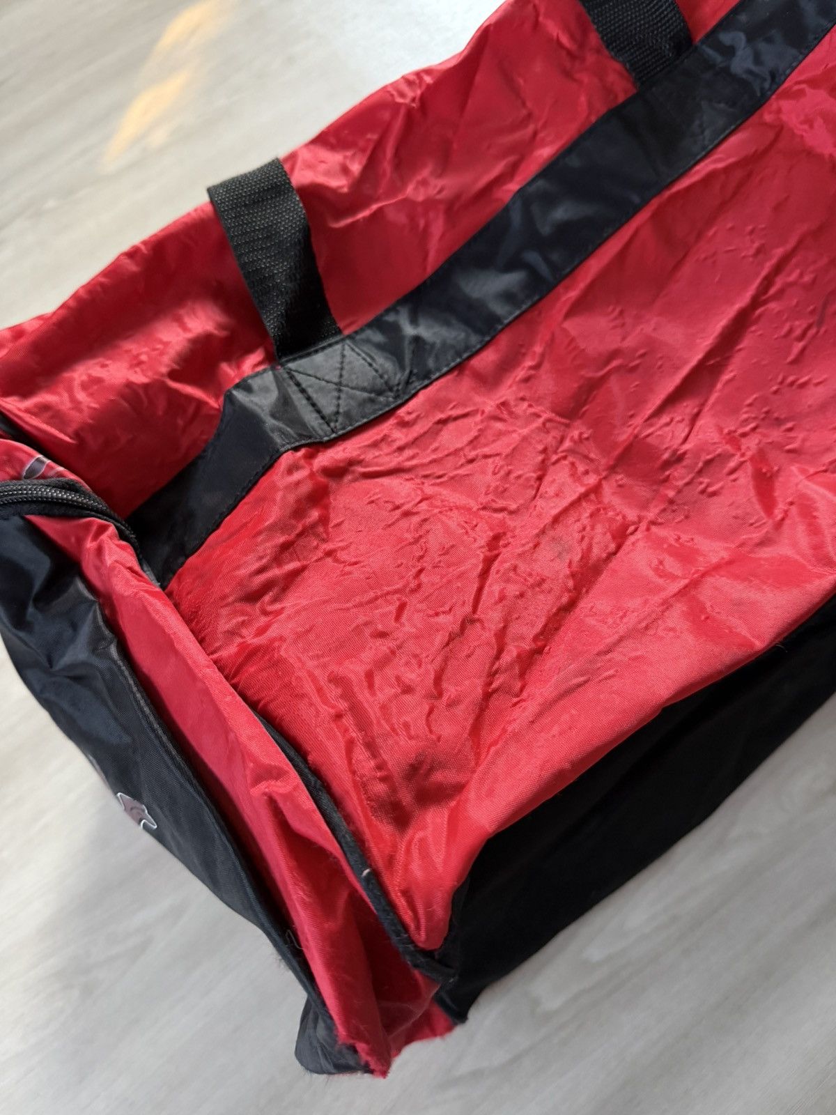 NBA Vintage Looney Tunes Chicago Bulls Duffel Bag NBA 1998 Taz Size ONE SIZE - 6 Thumbnail