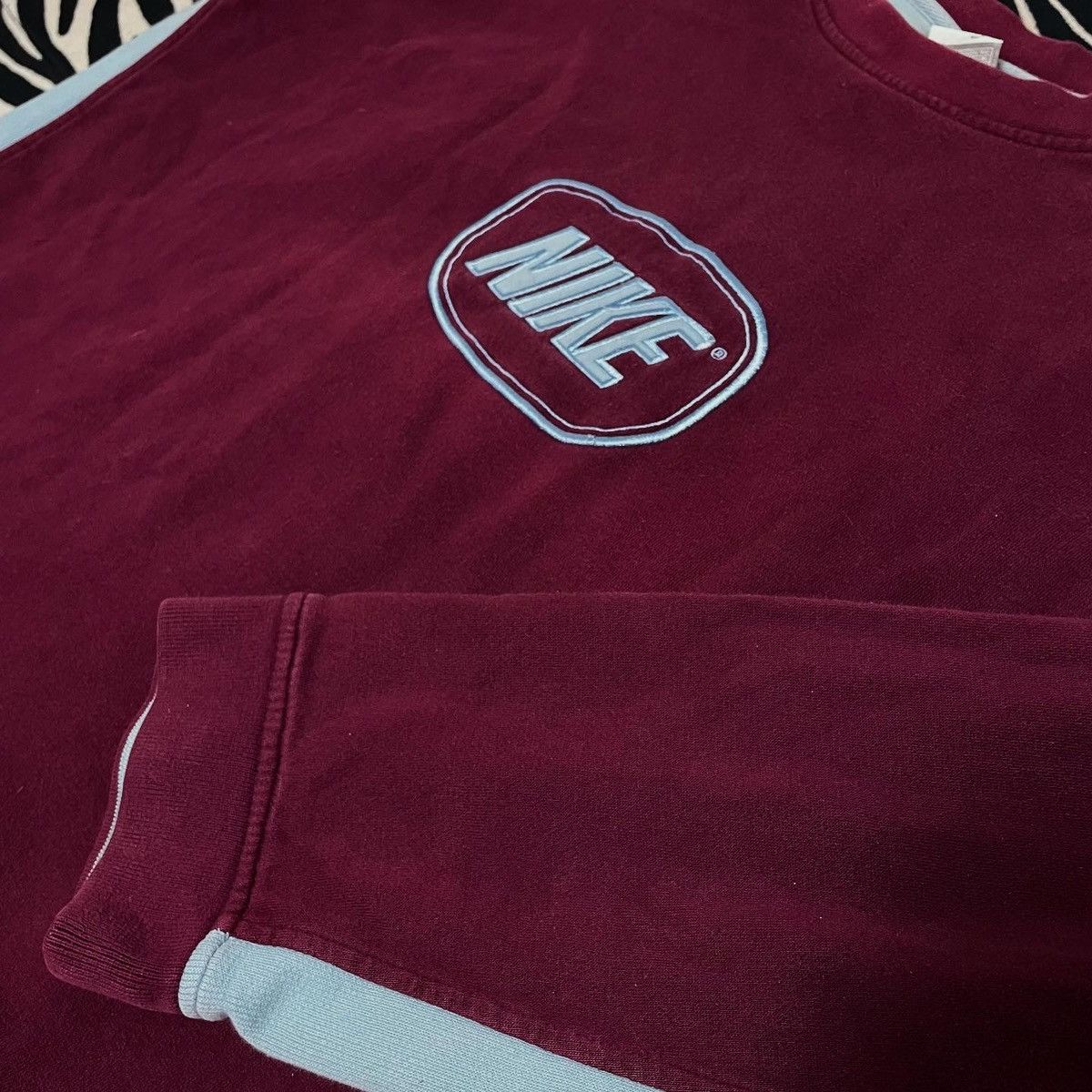 Nike × Vintage Rare Vintage Sweatshirt Nike Big Logo Small Swoosh Drill Y2K Size US XL / EU 56 / 4 - 4 Thumbnail