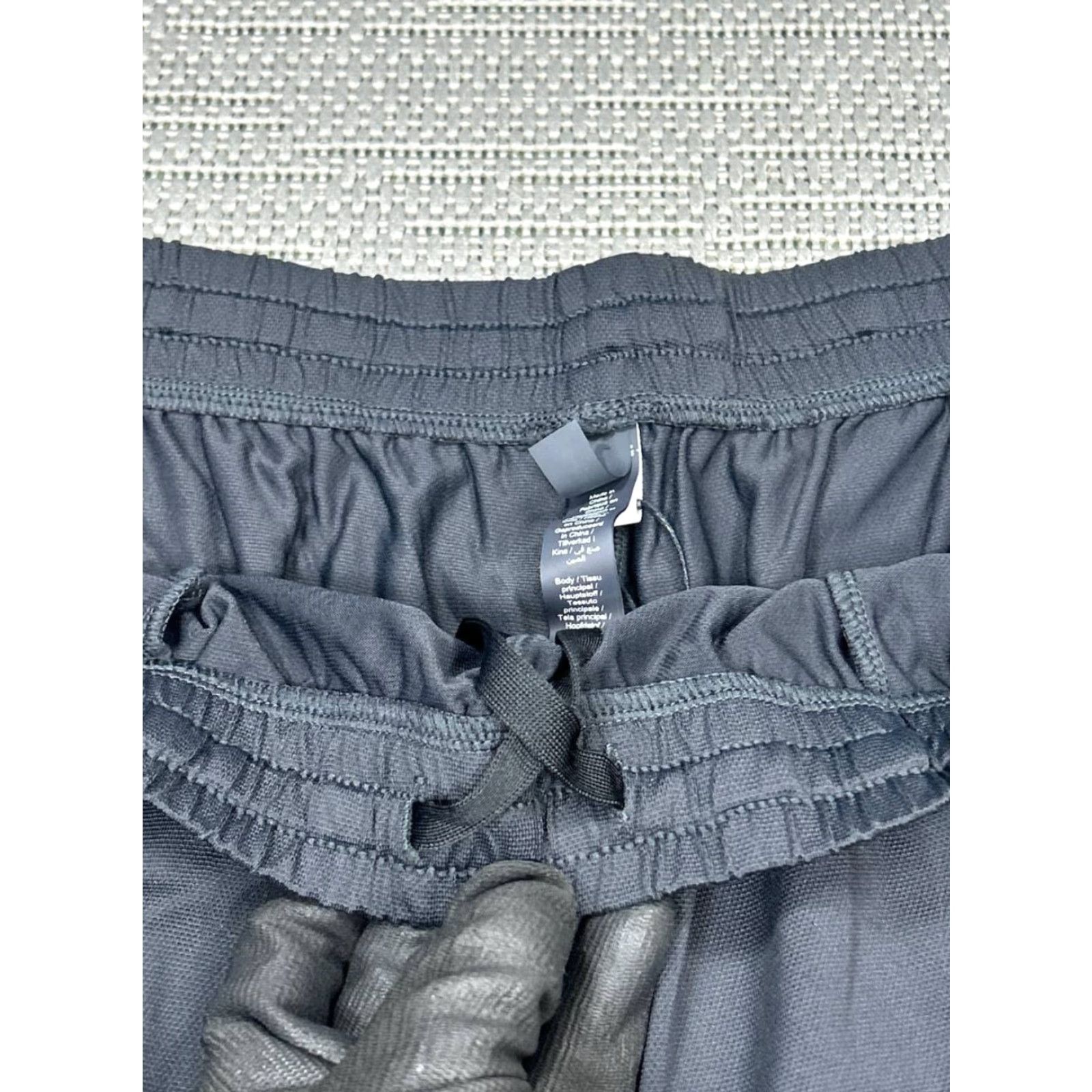 Nike Nike Shorts Womens Medium Black Drawstring Athleisure Relaxed 7 in Inseam City Sports Size 24" / US 00 / IT 34 - 3 Thumbnail