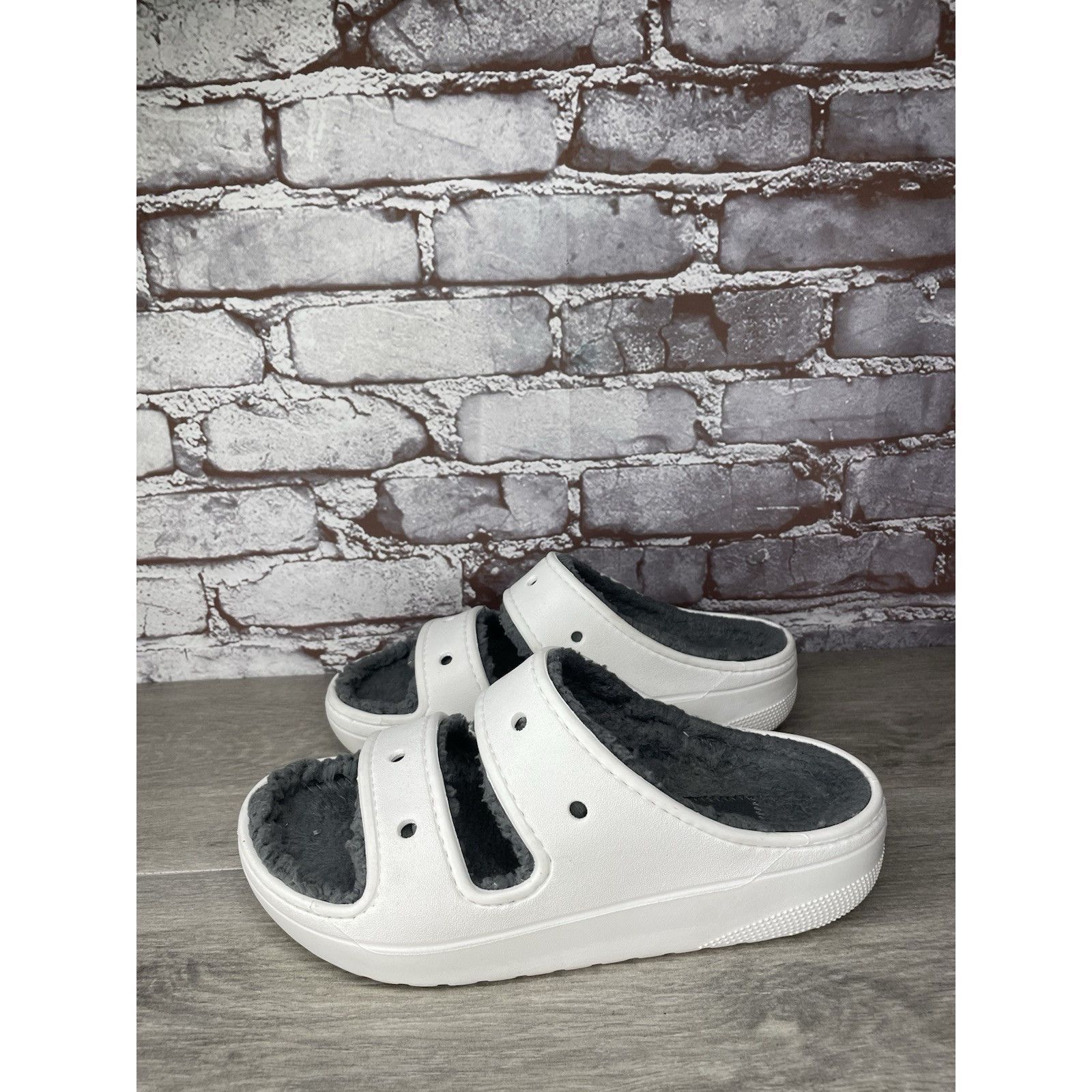 Crocs Crocs White Rubber Fur Sandals Platform Women Sz 7M US/38EU Size US 7 / IT 37 - 10 Thumbnail