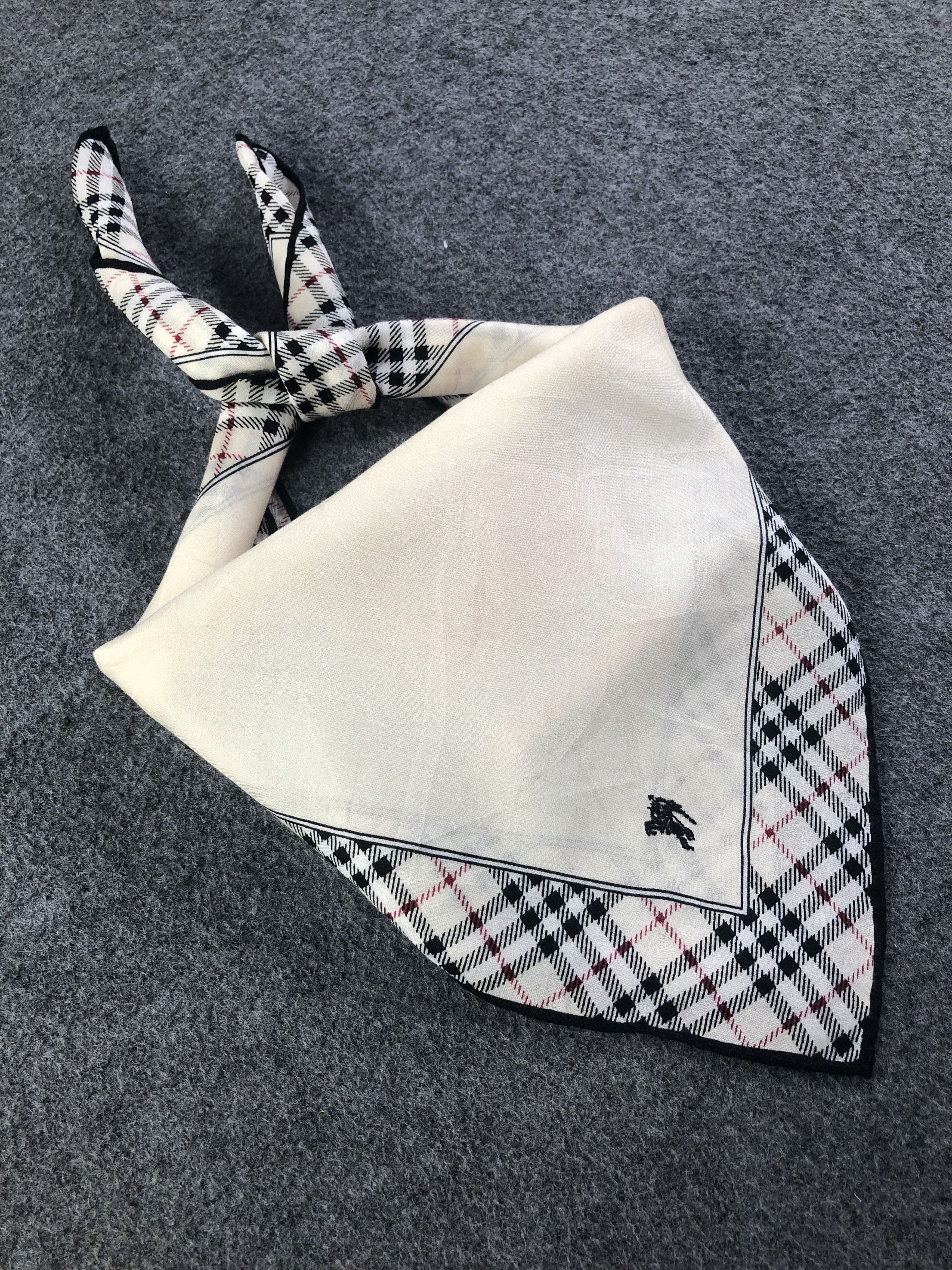 Burberry Burberry Handkerchief / Bandana / Neckerchief Size ONE SIZE - 2 Thumbnail