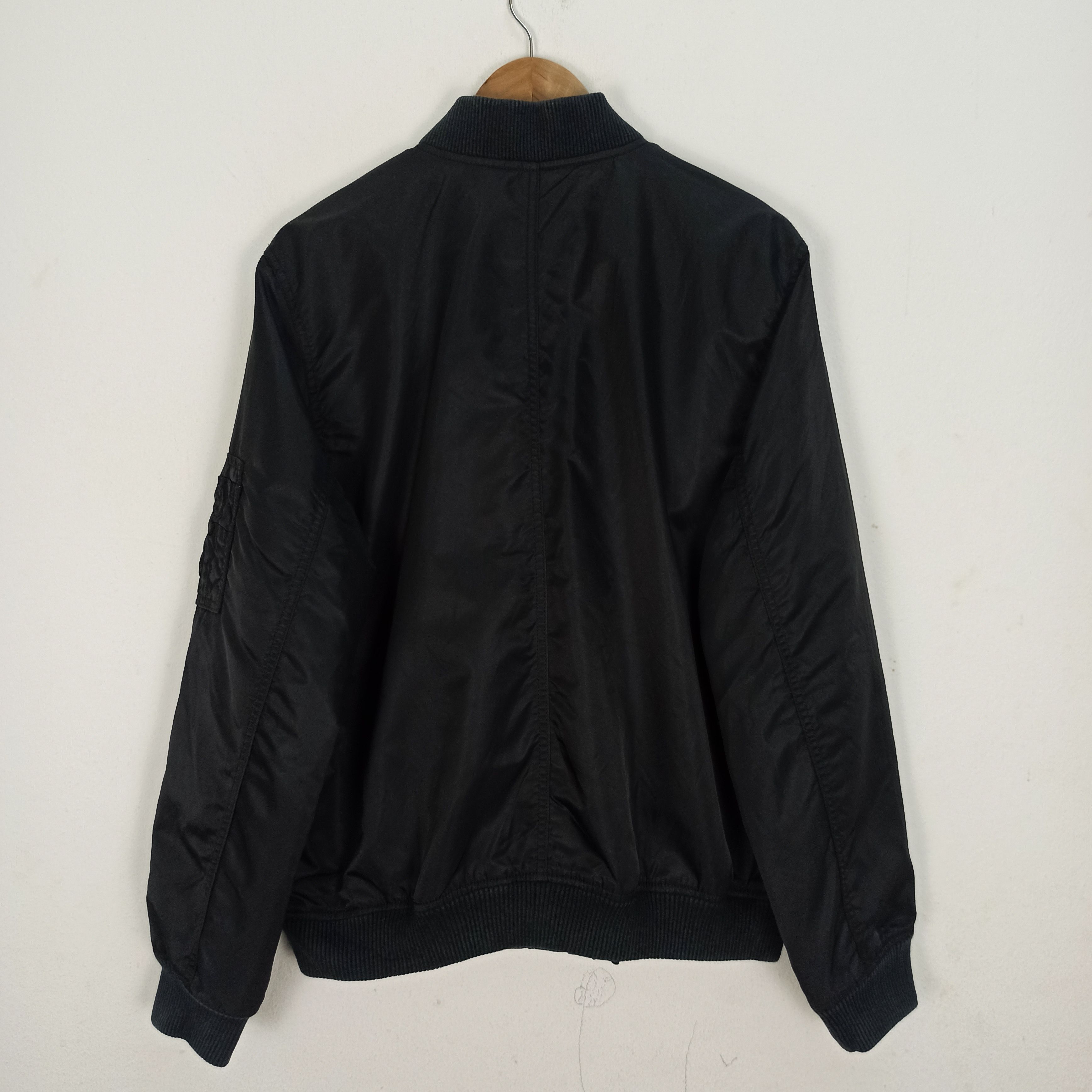Gap Vintage GAP Nylon Bombers Jacket Black Colour Size US L / EU 52-54 / 3 - 4 Thumbnail