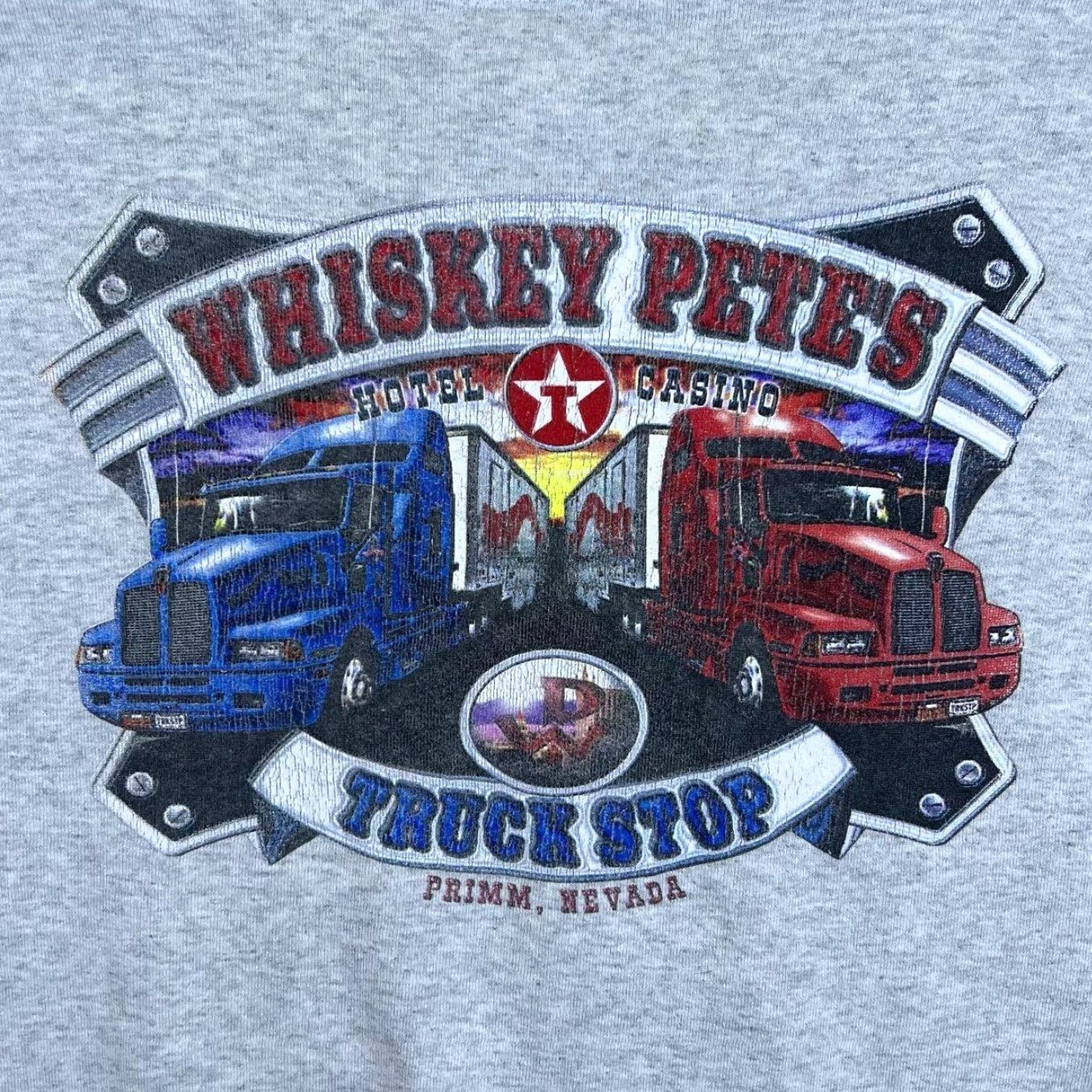Fruit Of The Loom VINTAGE Whiskey Pete's Truck Stop "Primm, Nevada" Souvenir Grey Sweatshirt XXL Mens Sweatshirt Grey 1990s Primm Nevada Graphic Print on Chest and Back Size US XXL / EU 58 / 5 - 4 Thumbnail