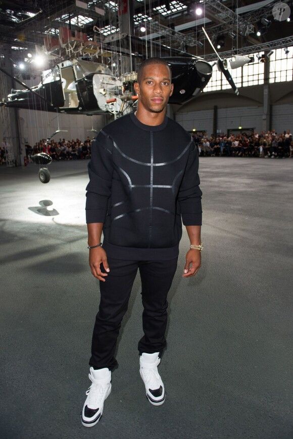 Givenchy Black Basketball Pitch Oversized Sweatshirt Size US S / EU 44-46 / 1 - 4 Thumbnail
