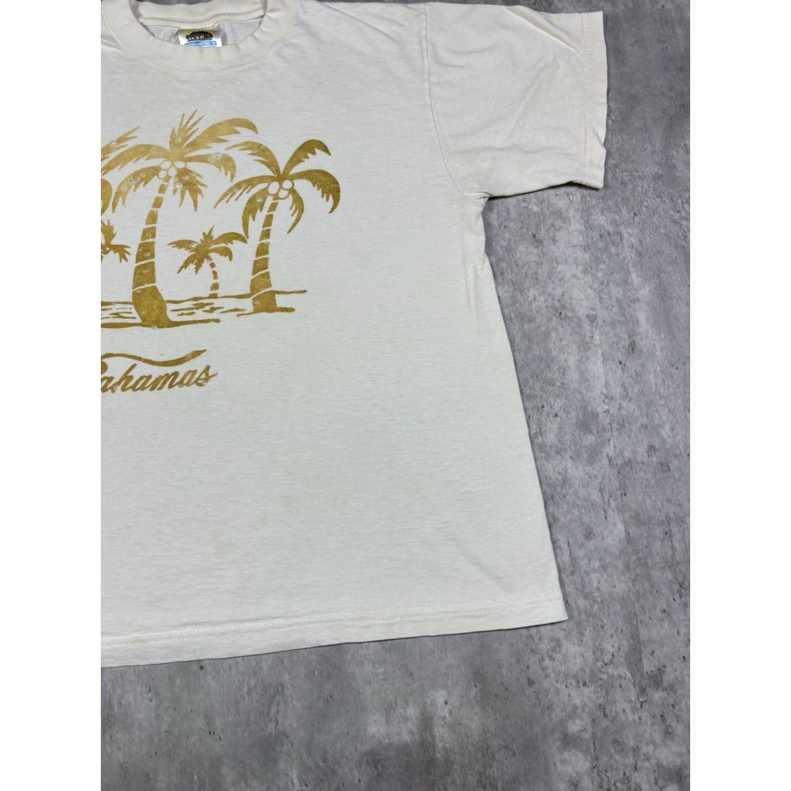 Vintage VINTAGE Bahamas Surf Beach T-Shirt Islander White Crew Neck Short Sleeve Cotton M Men 90s Beach 80s Graphic Print Batman Heroes 90s Size US M / EU 48-50 / 2 - 3 Thumbnail