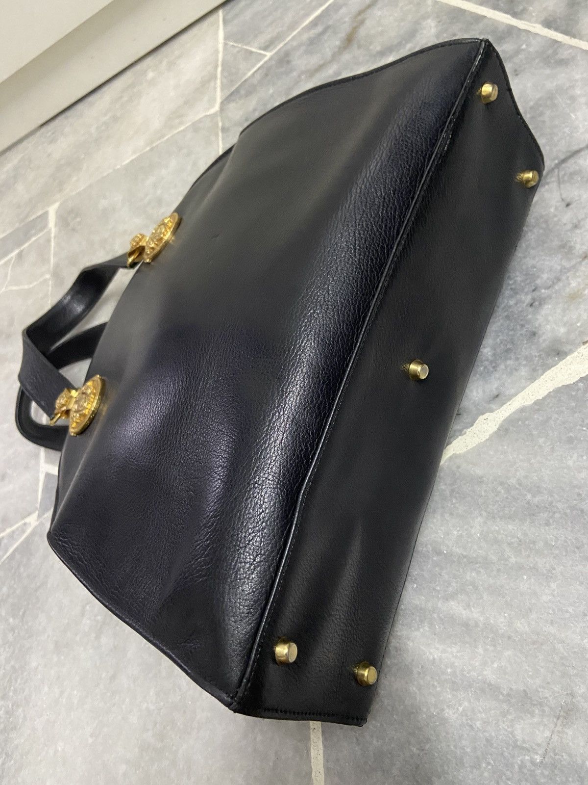 Versace GIANNI VERSACE Black Leather Handbag With gold La Medusa Bag Size ONE SIZE - 10 Thumbnail