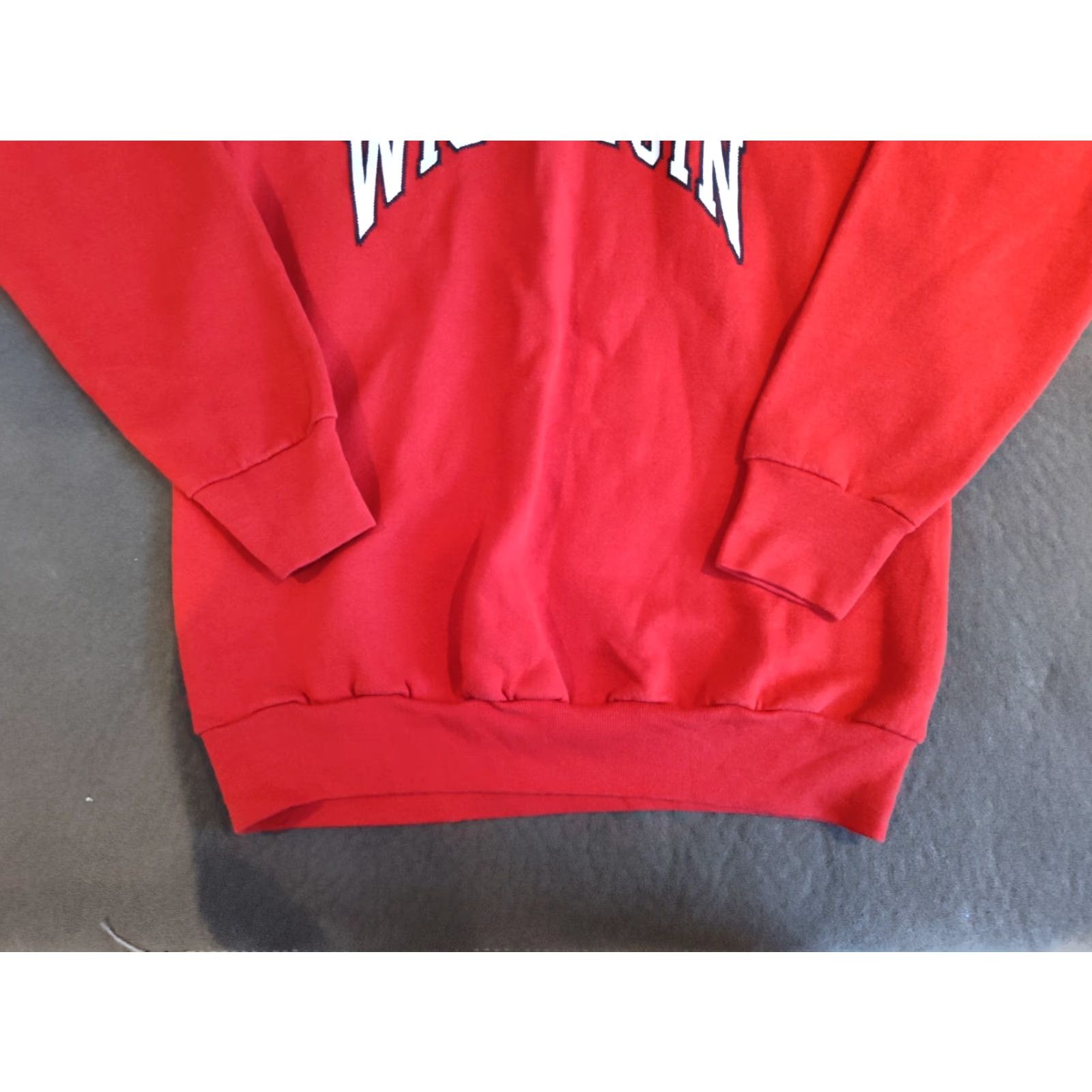 Vintage VINTAGE Screen Stars Wisconsin Spellout Crewneck Sweatshirt Men’s XL Red Graphic Print 90s NCAA University Madison Rose Bowl College Sweatshirt Size US XL / EU 56 / 4 - 2 Thumbnail