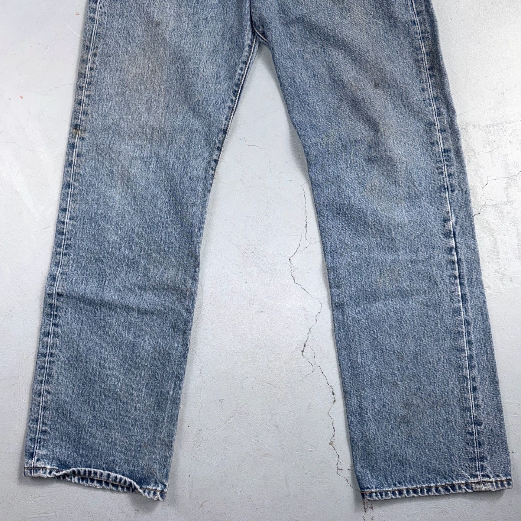 Levi's VINTAGE Levi's 501 Jeans Leg Straight 34x34 Blue Light Wash Denim Men Size US 34 / EU 50 - 3 Thumbnail