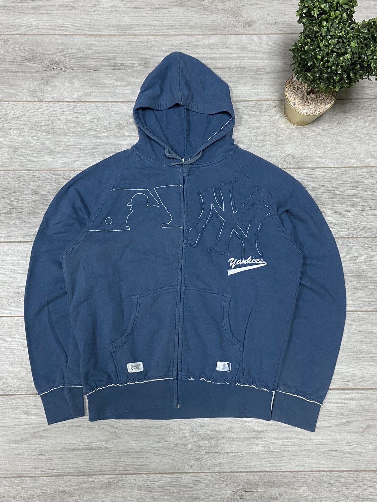 MLB NY NEW York Yankees vintage big logo zip hoodie Size US XL / EU 56 / 4 - 1 Thumbnail