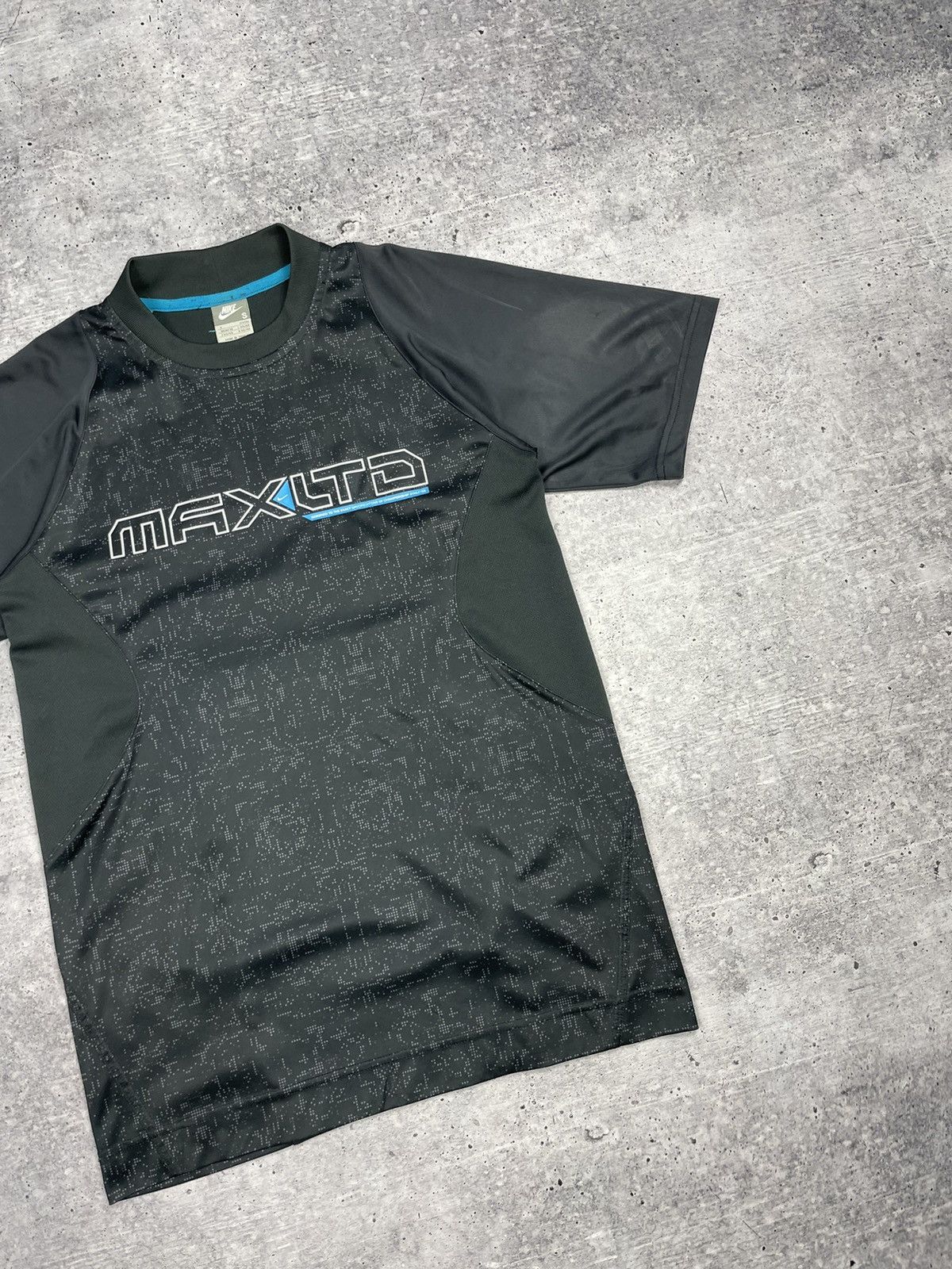 Nike × Vintage Vintage Nike Air LTD Y2K Style Big Logo Central Swoosh Tee Size US S / EU 44-46 / 1 - 2 Thumbnail