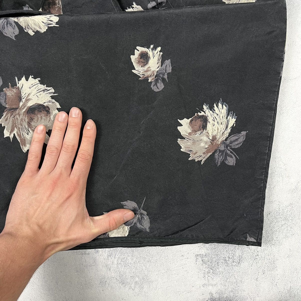 Prada Rare Prada floral midi skirt Size 27" / US 4 / IT 40 - 20 Thumbnail