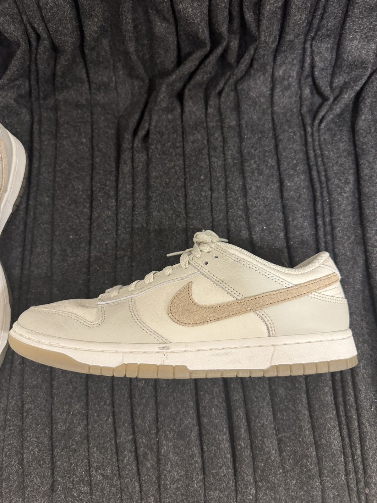 Nike Nike Dunk Low ‘Hemp’ Sail/Gum Size US 9.5 / EU 42-43 - 2 Thumbnail